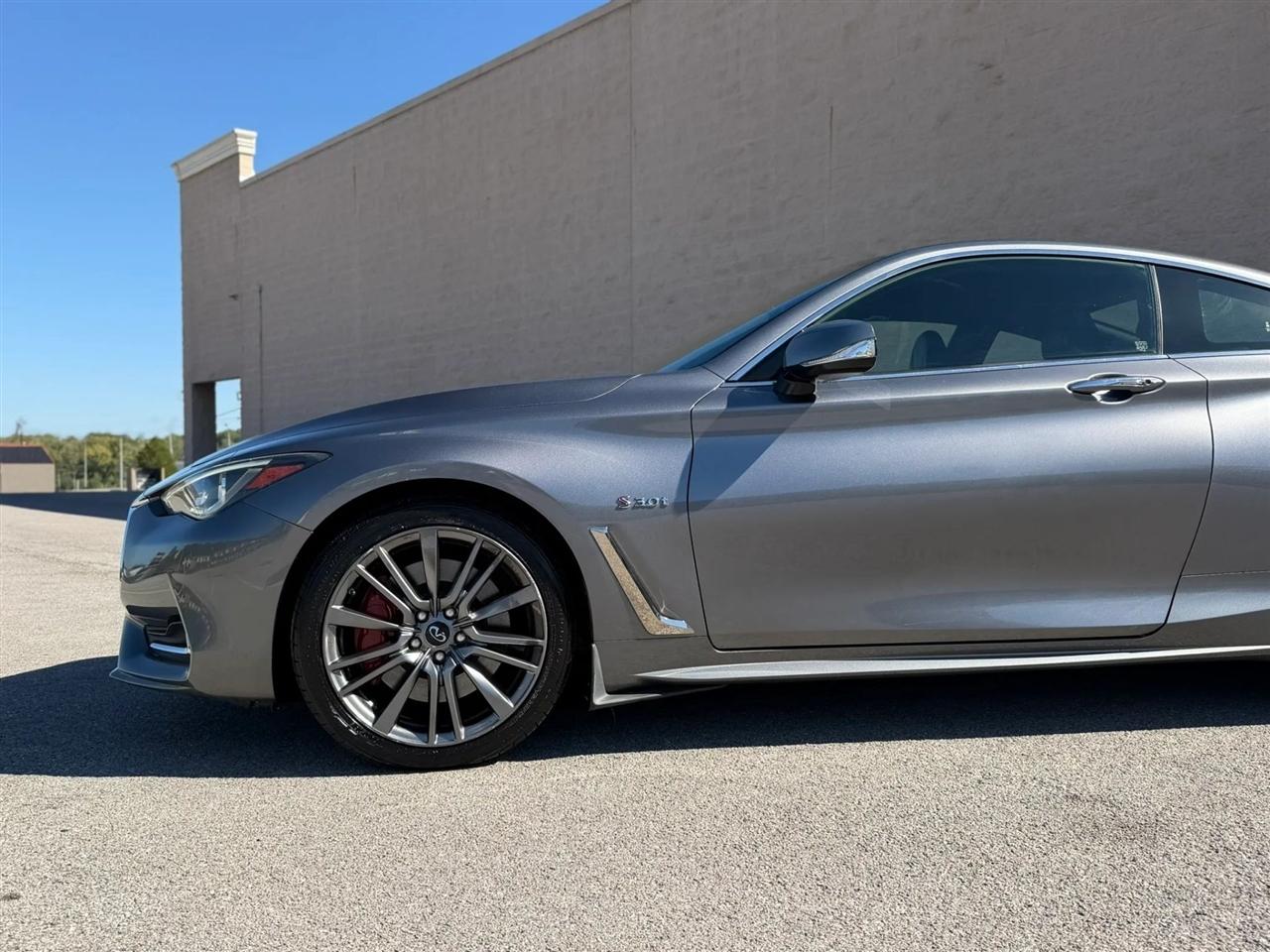 Infiniti Q60 Red Sport 400 AWD 2017