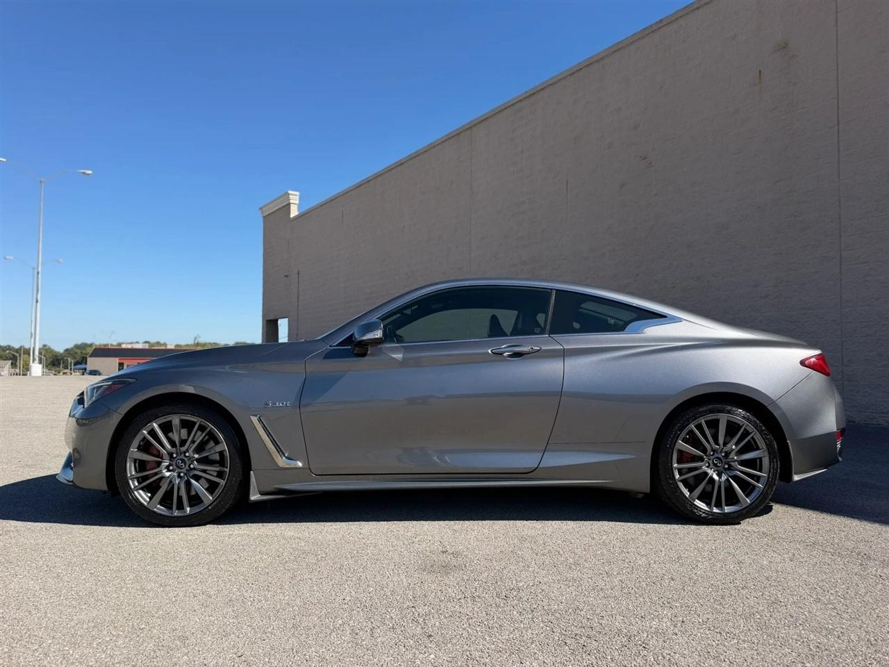 Infiniti Q60 Red Sport 400 AWD 2017