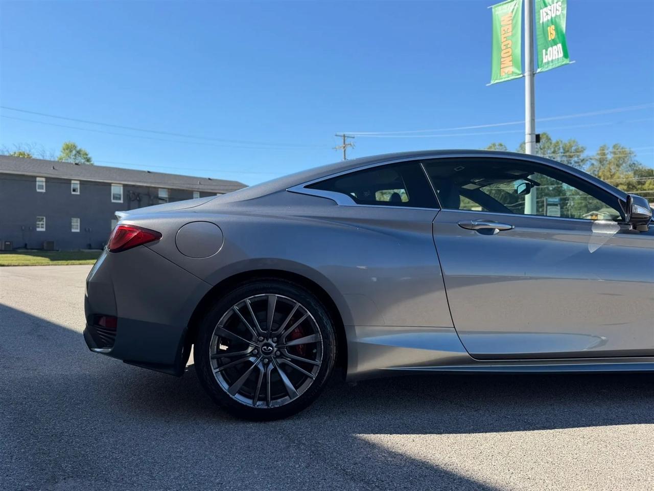 Infiniti Q60 Red Sport 400 AWD 2017