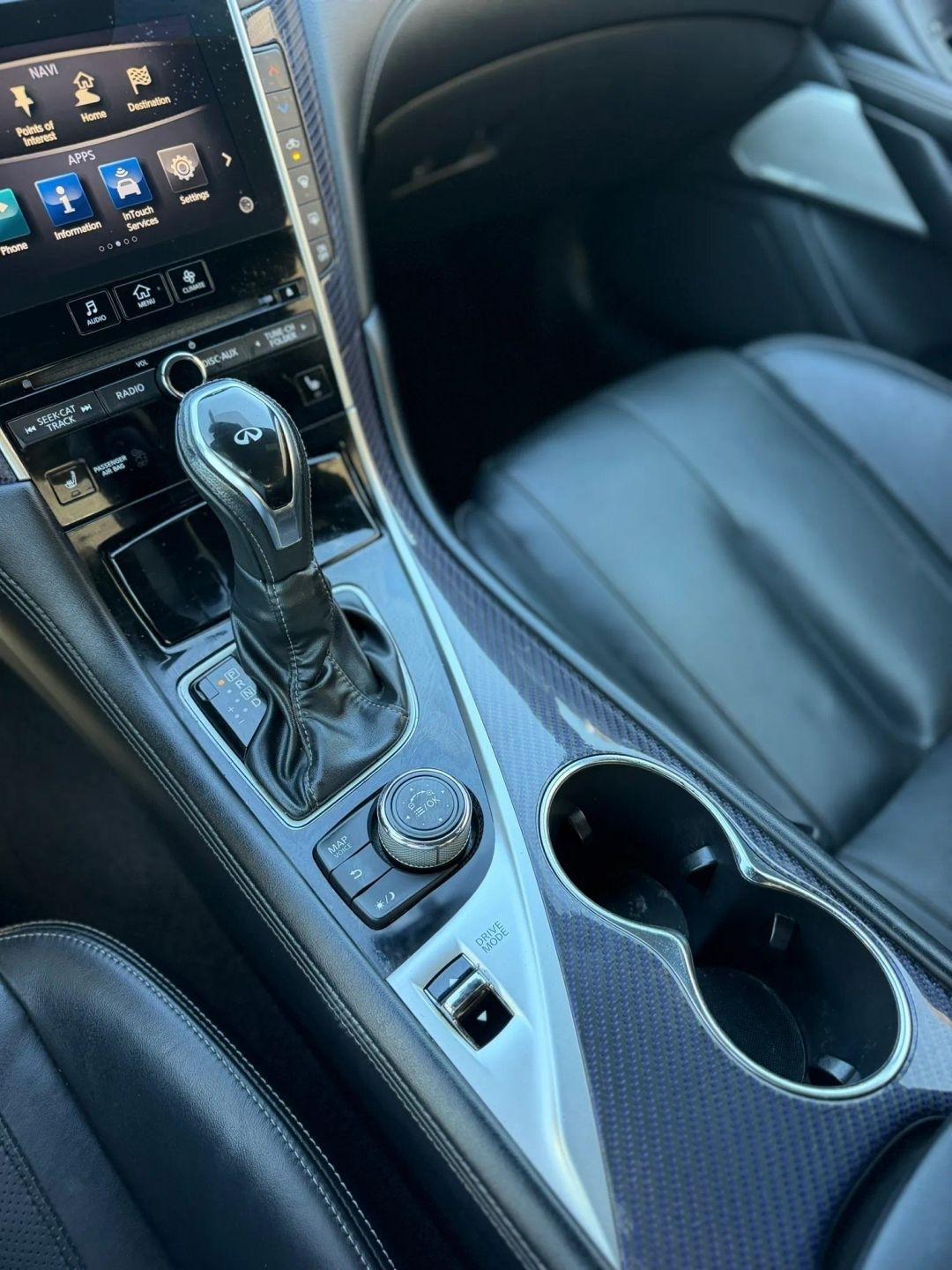 Infiniti Q60 Red Sport 400 AWD 2017