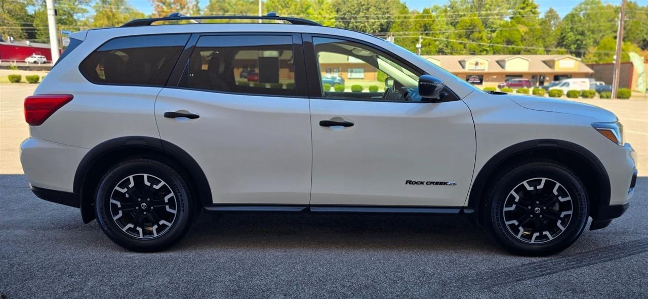 Nissan Pathfinder FWD SV 2020