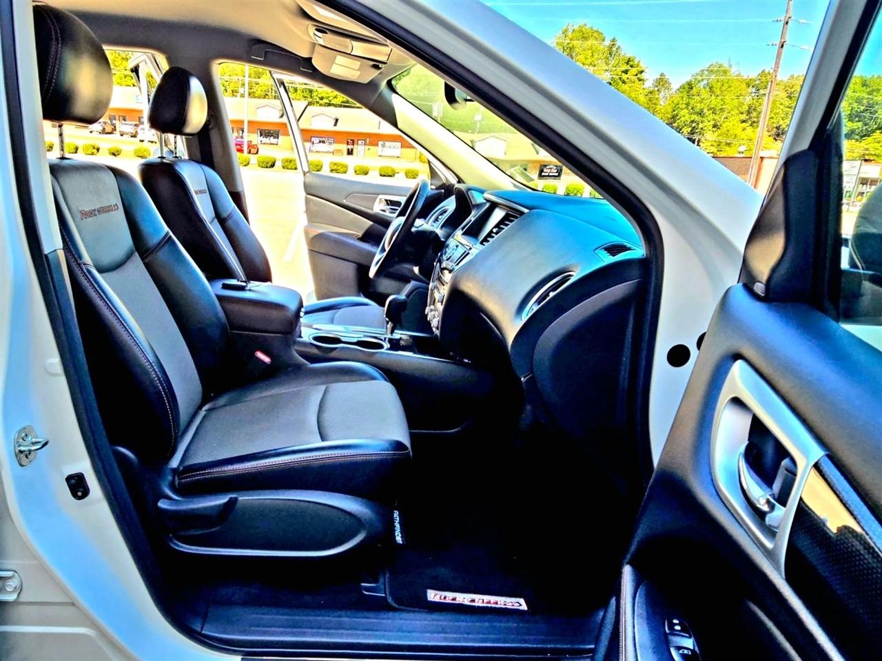 Nissan Pathfinder FWD SV 2020
