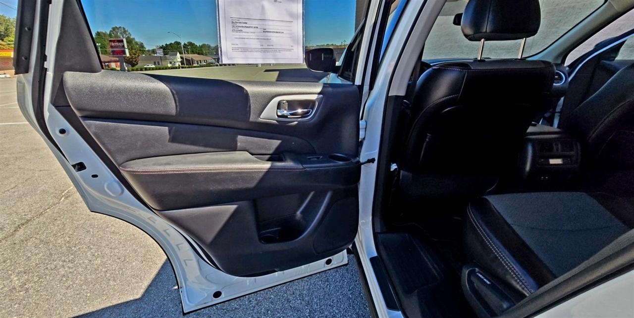 Nissan Pathfinder FWD SV 2020