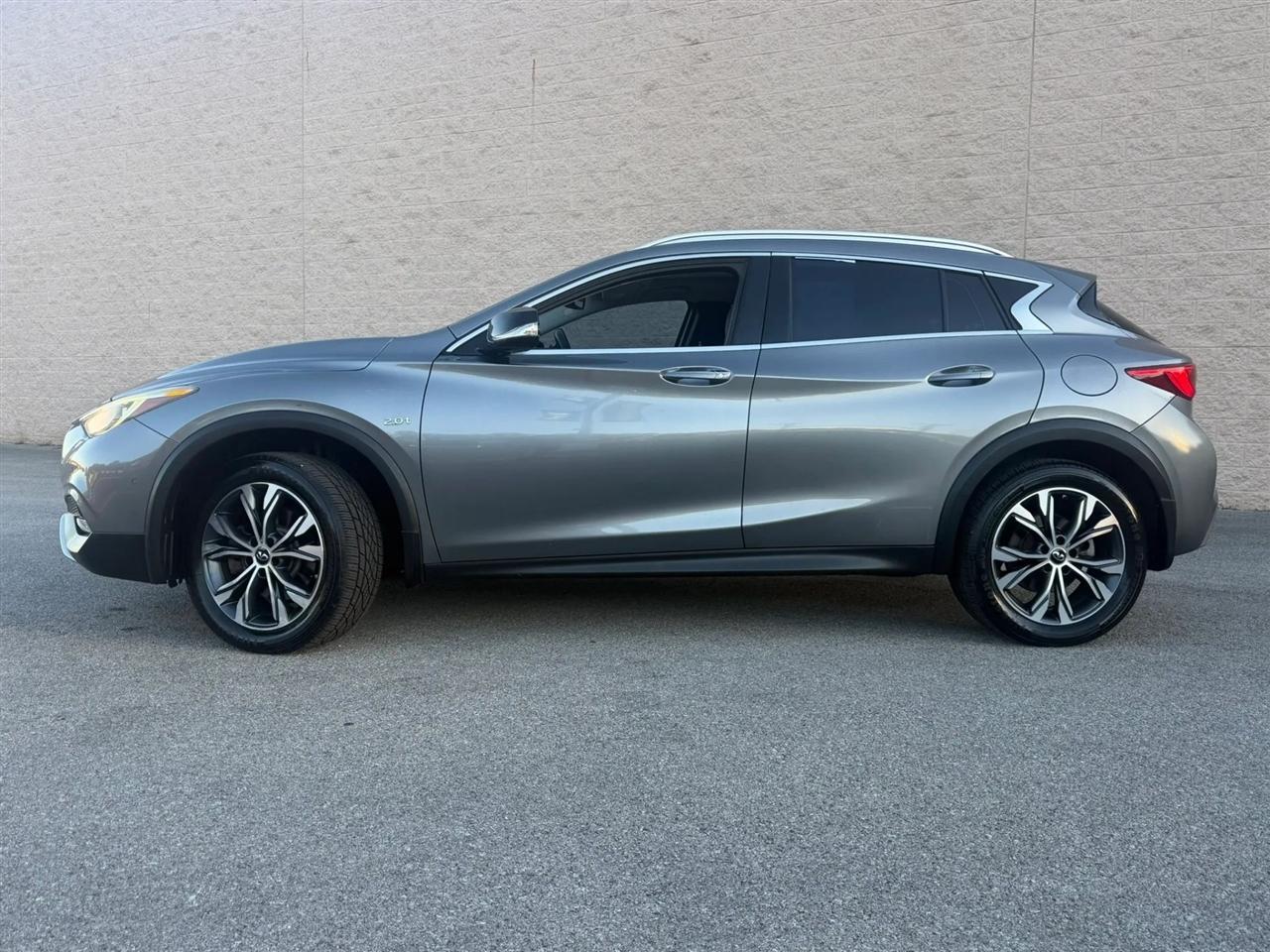Infiniti QX30 Premium AWD *Ltd Avail* 2017