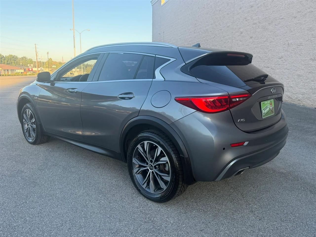 Infiniti QX30 Premium AWD *Ltd Avail* 2017