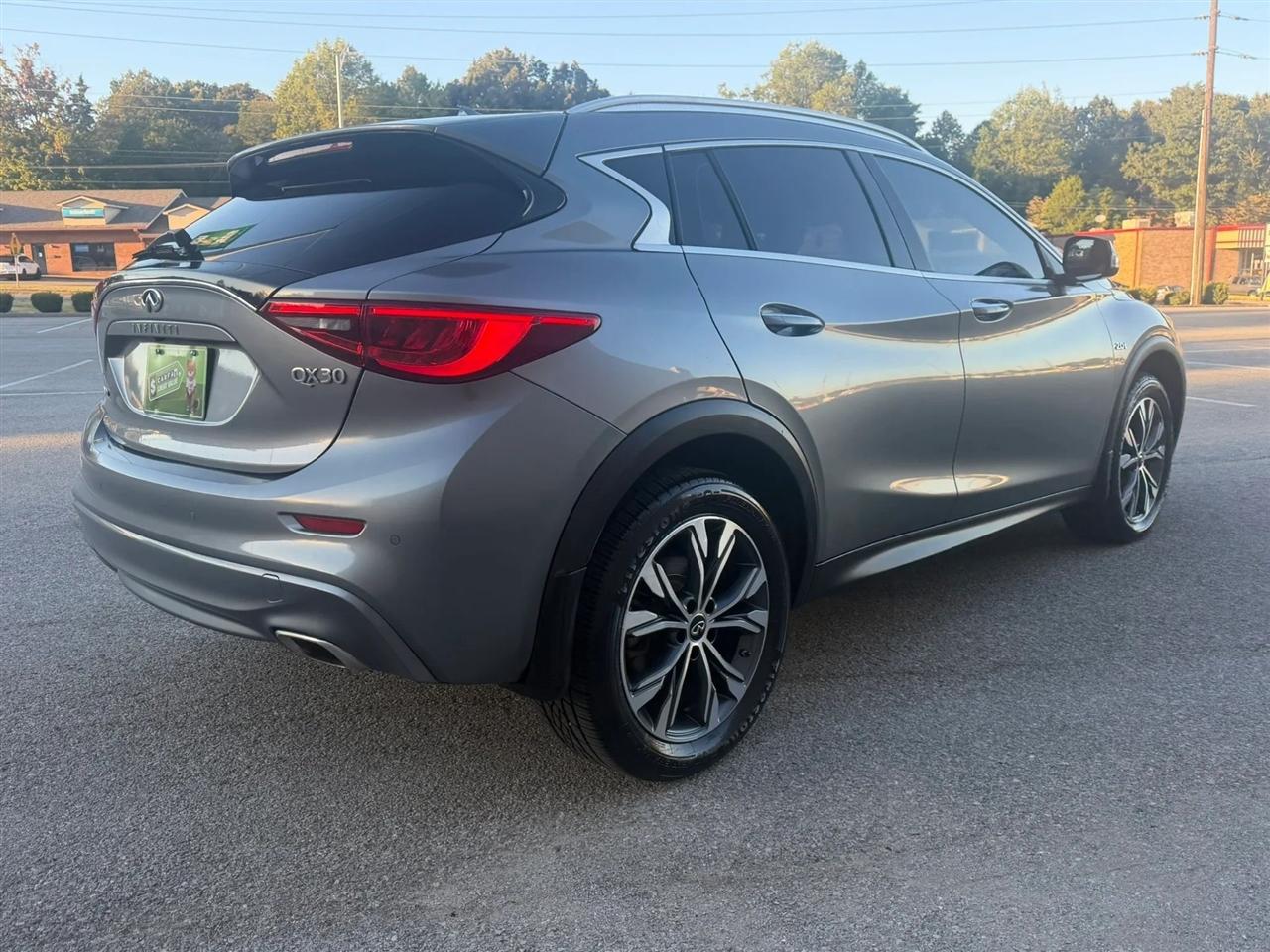 Infiniti QX30 Premium AWD *Ltd Avail* 2017