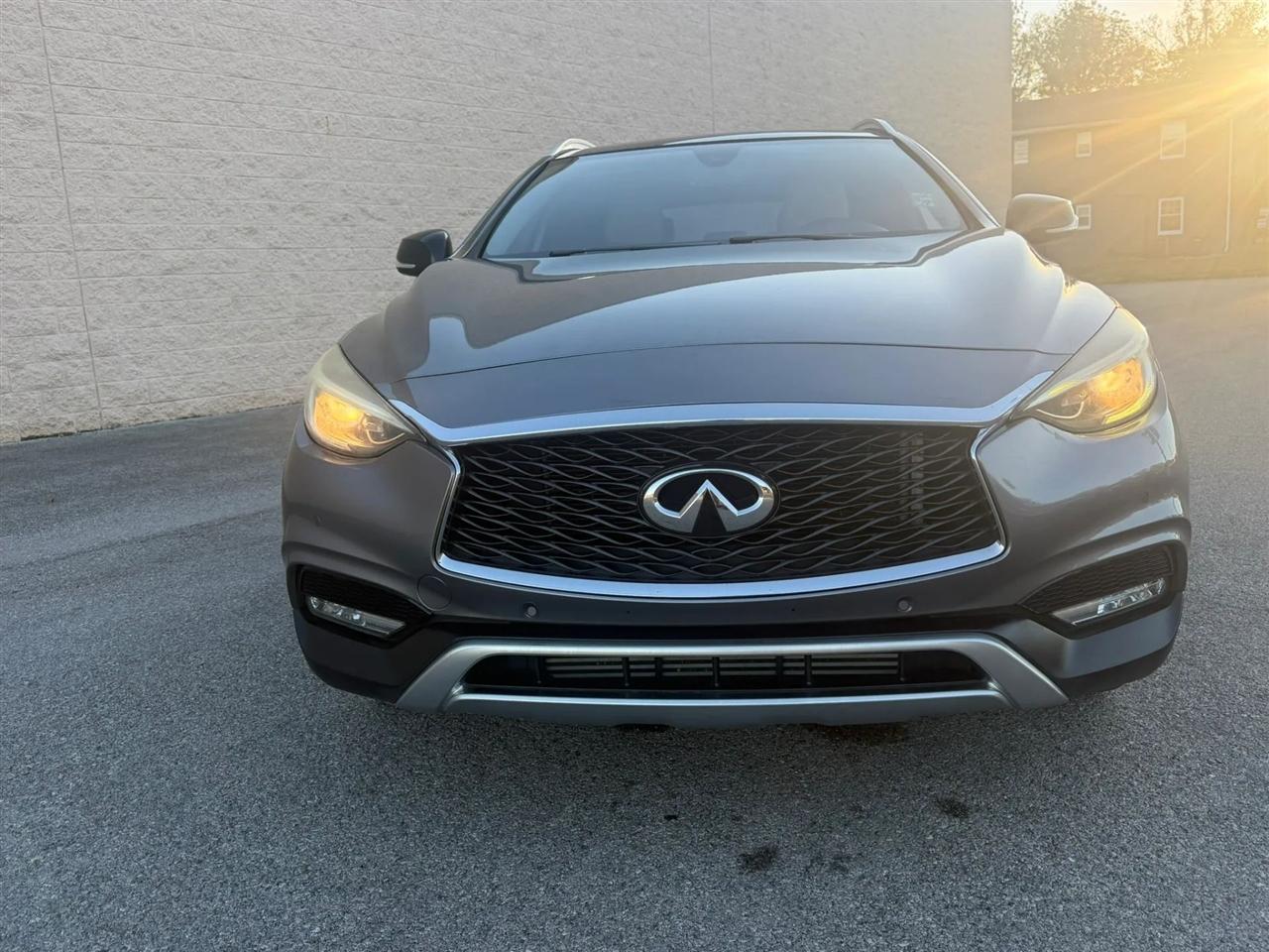 Infiniti QX30 Premium AWD *Ltd Avail* 2017
