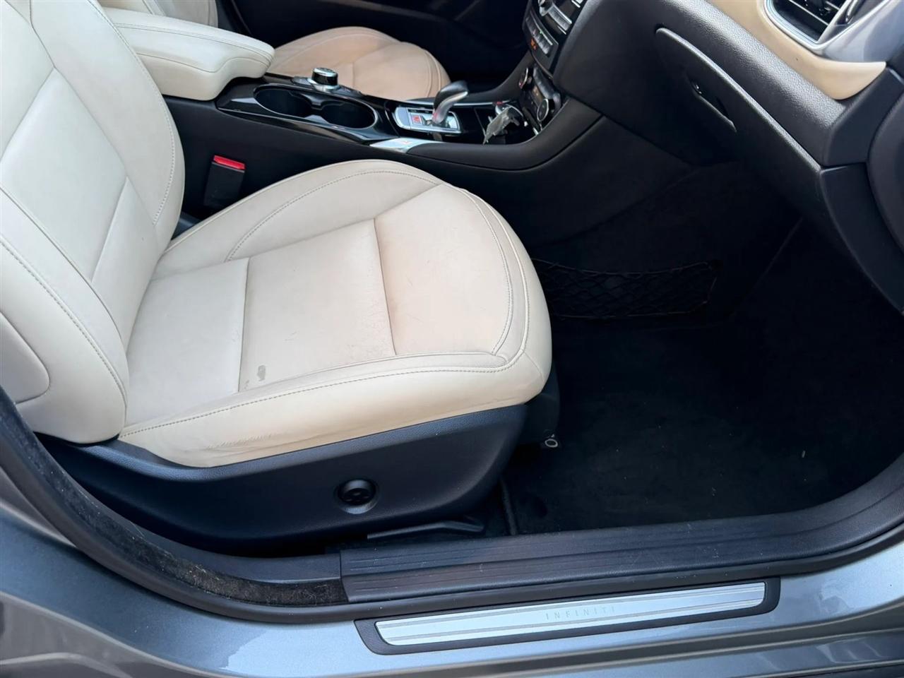 Infiniti QX30 Premium AWD *Ltd Avail* 2017