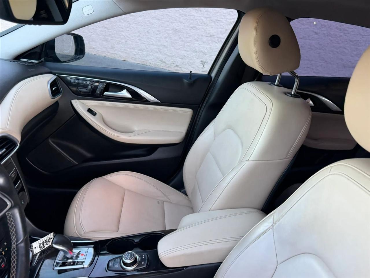 Infiniti QX30 Premium AWD *Ltd Avail* 2017