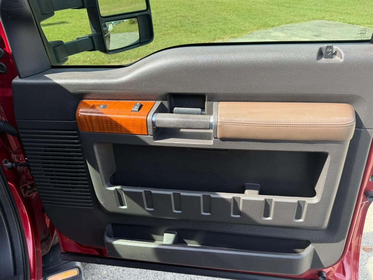 Ford Super Duty F-250 SRW 4WD Crew Cab 172" Platinum 2015