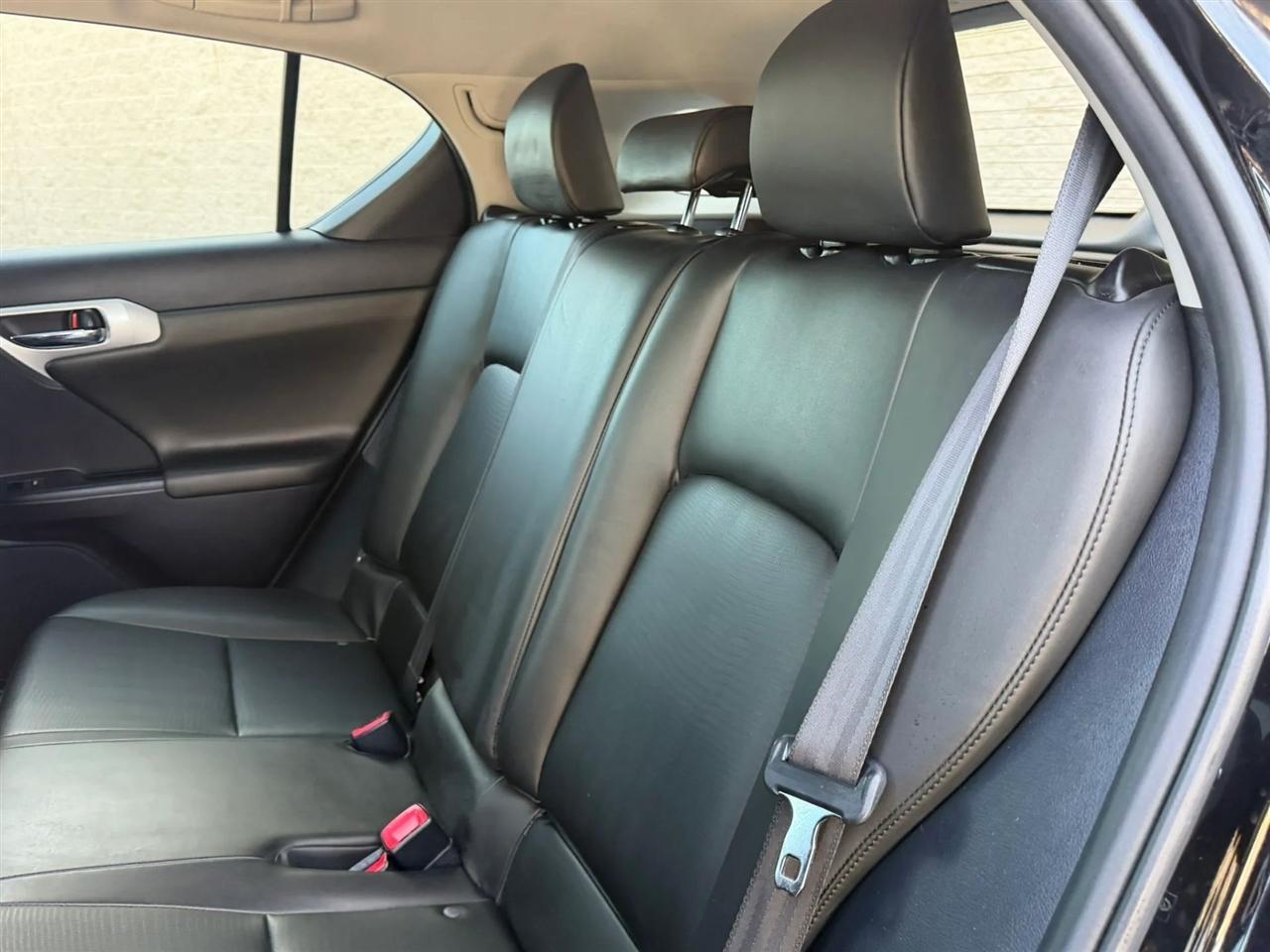 Lexus CT 200h FWD 4dr Hybrid 2012