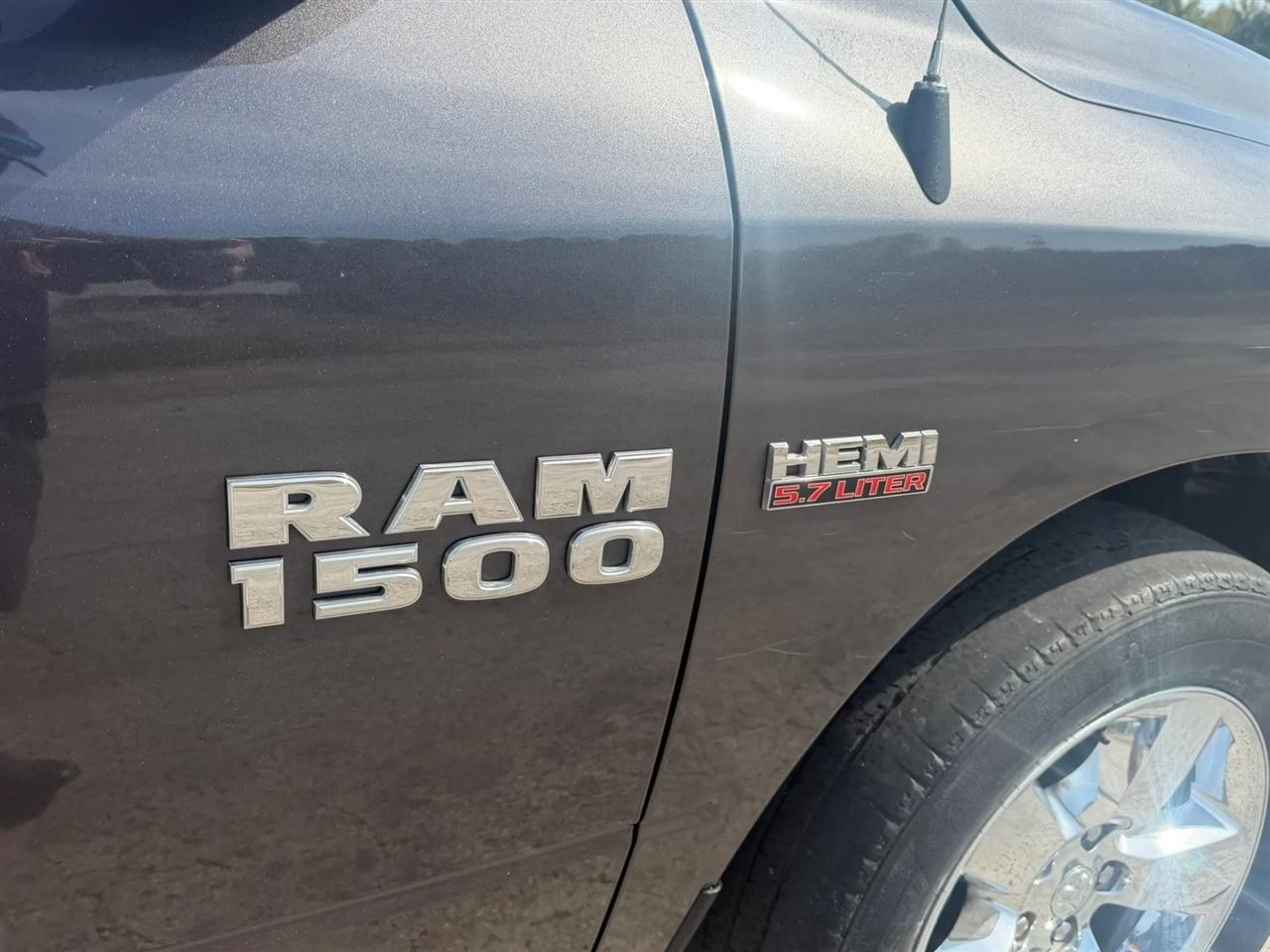 RAM 1500 2WD Quad Cab 140.5" Big Horn 2015