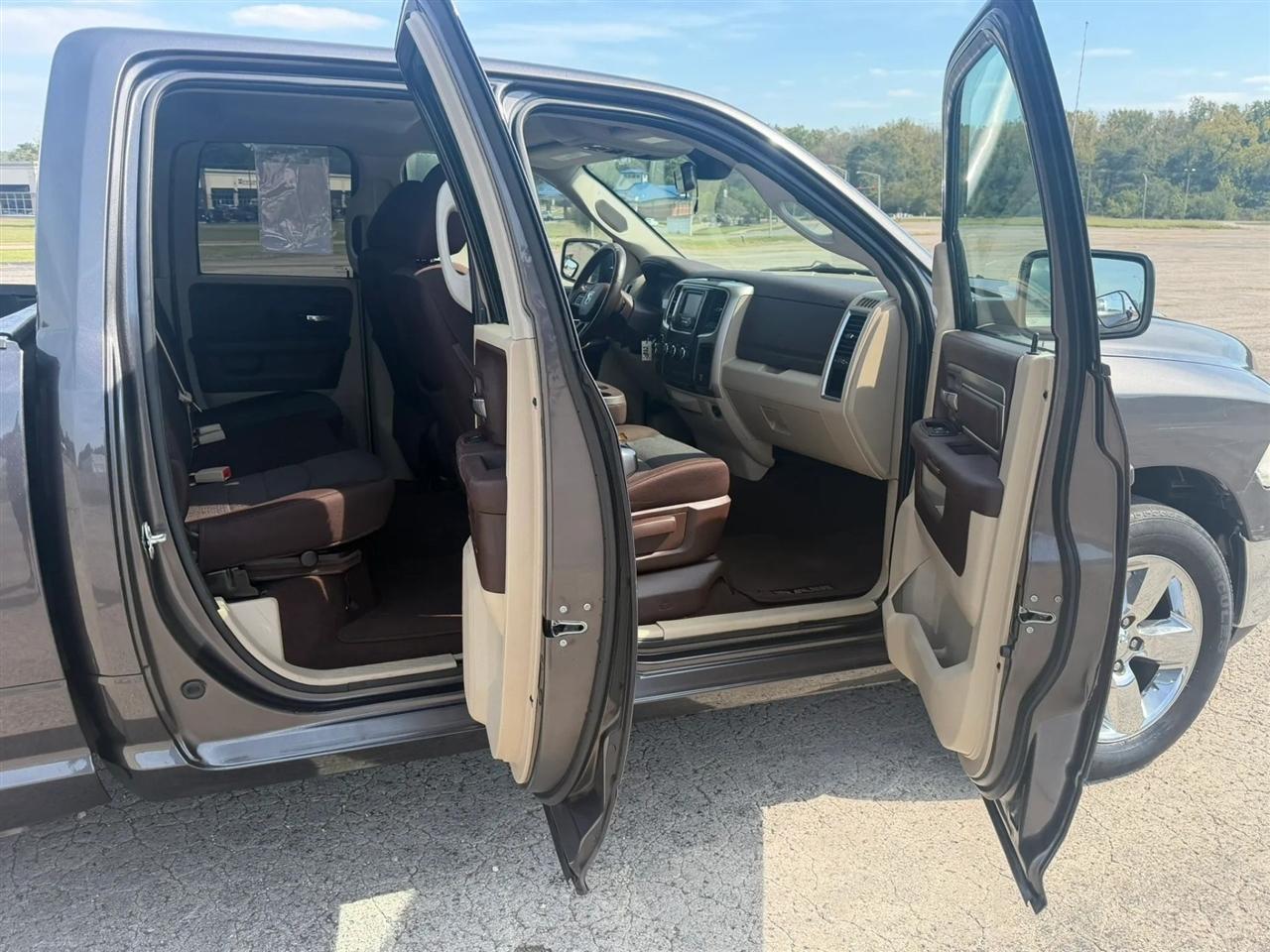 RAM 1500 2WD Quad Cab 140.5" Big Horn 2015