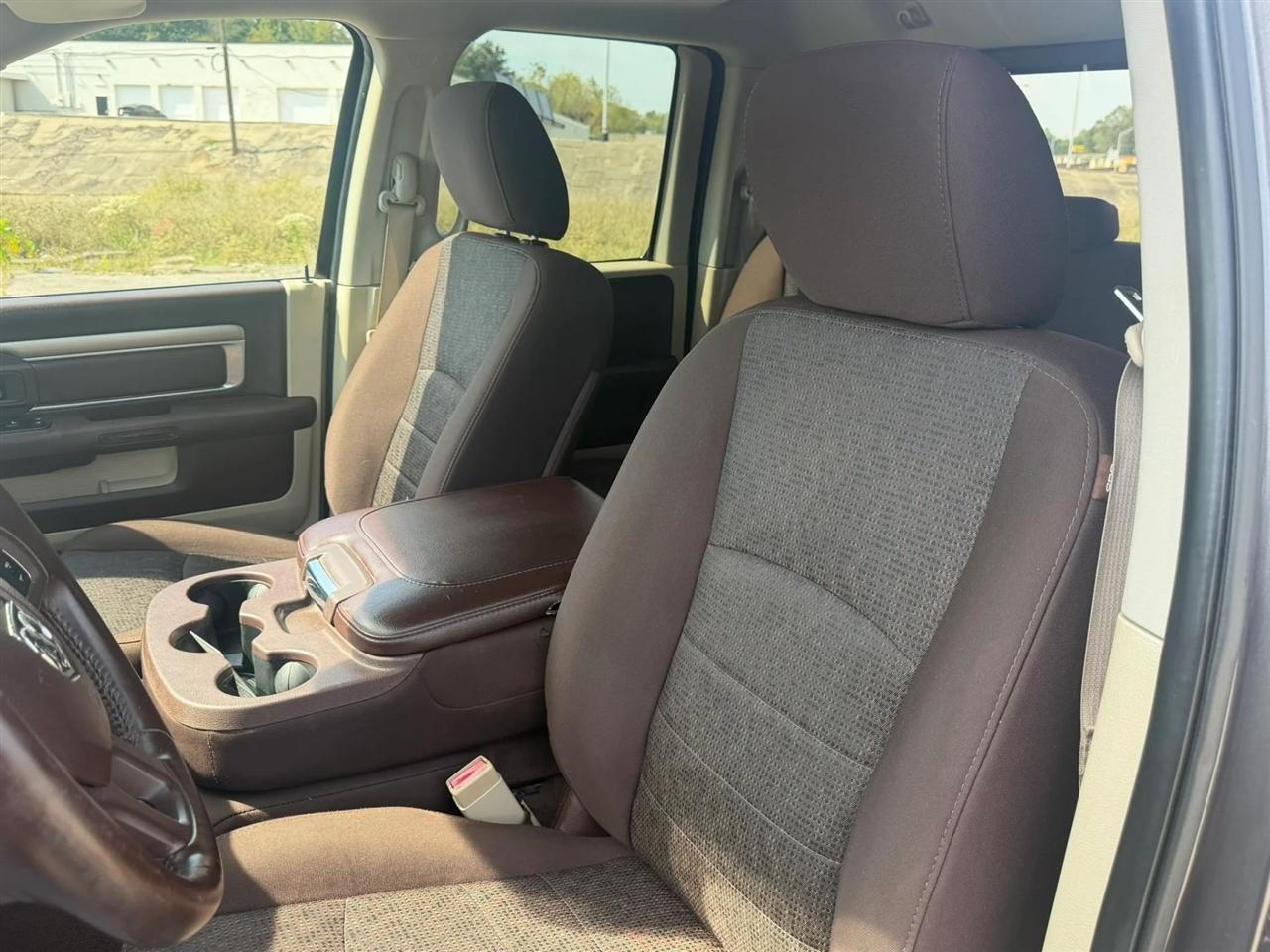 RAM 1500 2WD Quad Cab 140.5" Big Horn 2015