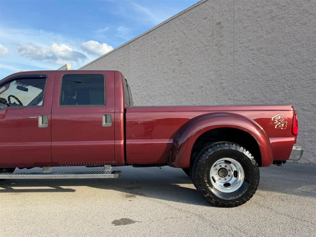 Ford Super Duty F-350 DRW 4WD Crew Cab 172" King Ranch 2012