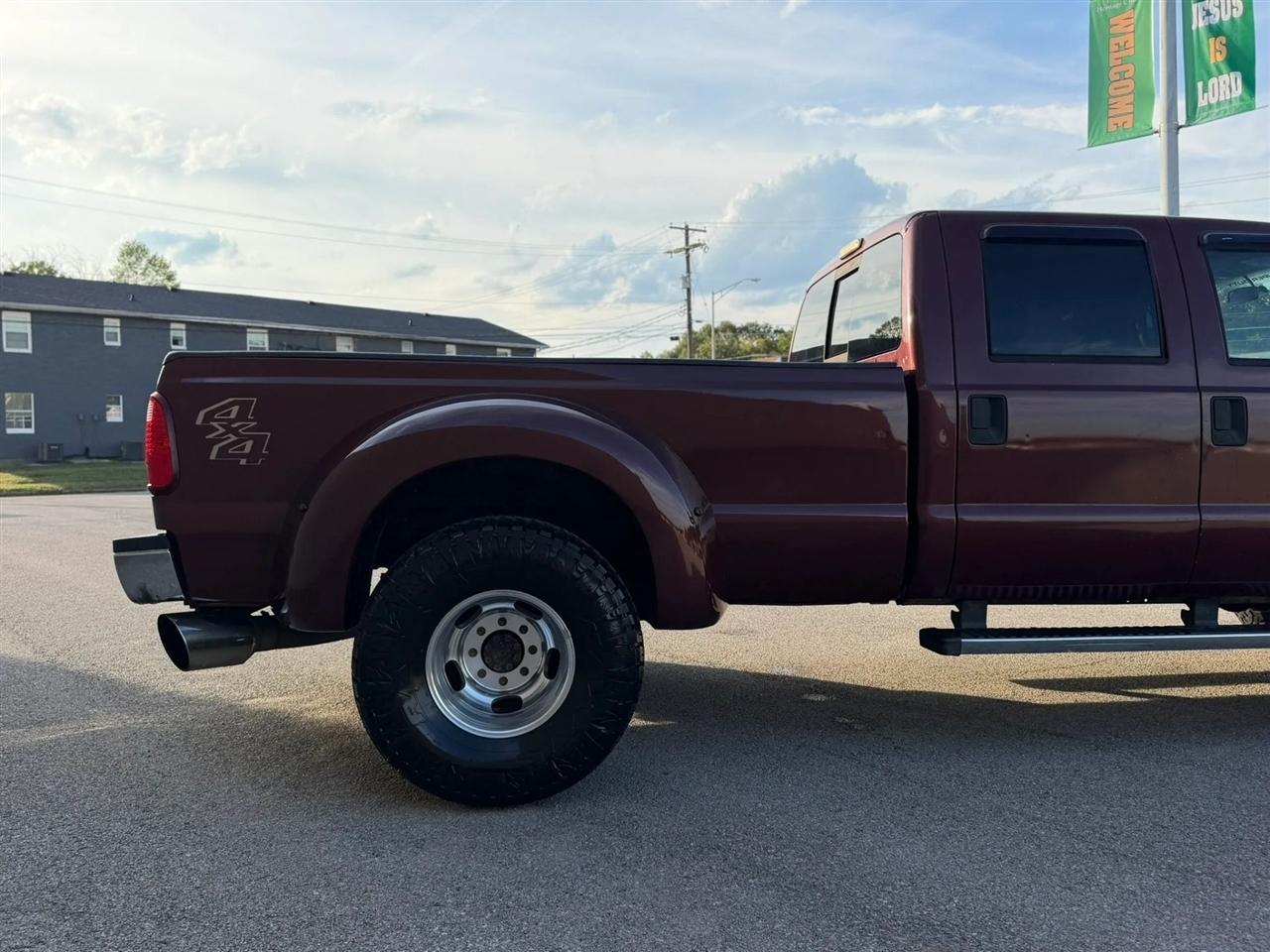 Ford Super Duty F-350 DRW 4WD Crew Cab 172" King Ranch 2012