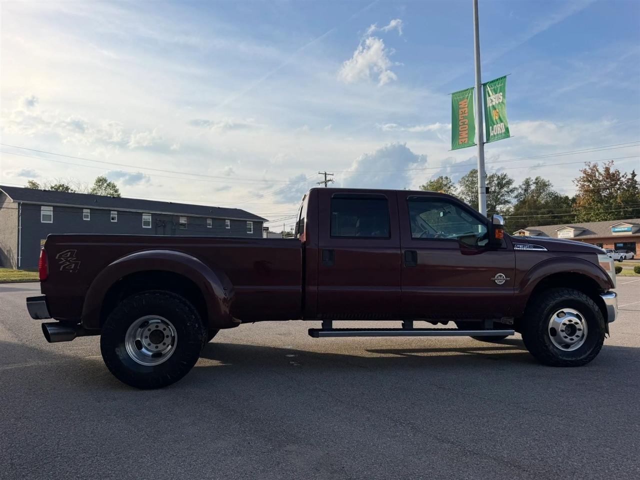 Ford Super Duty F-350 DRW 4WD Crew Cab 172" King Ranch 2012