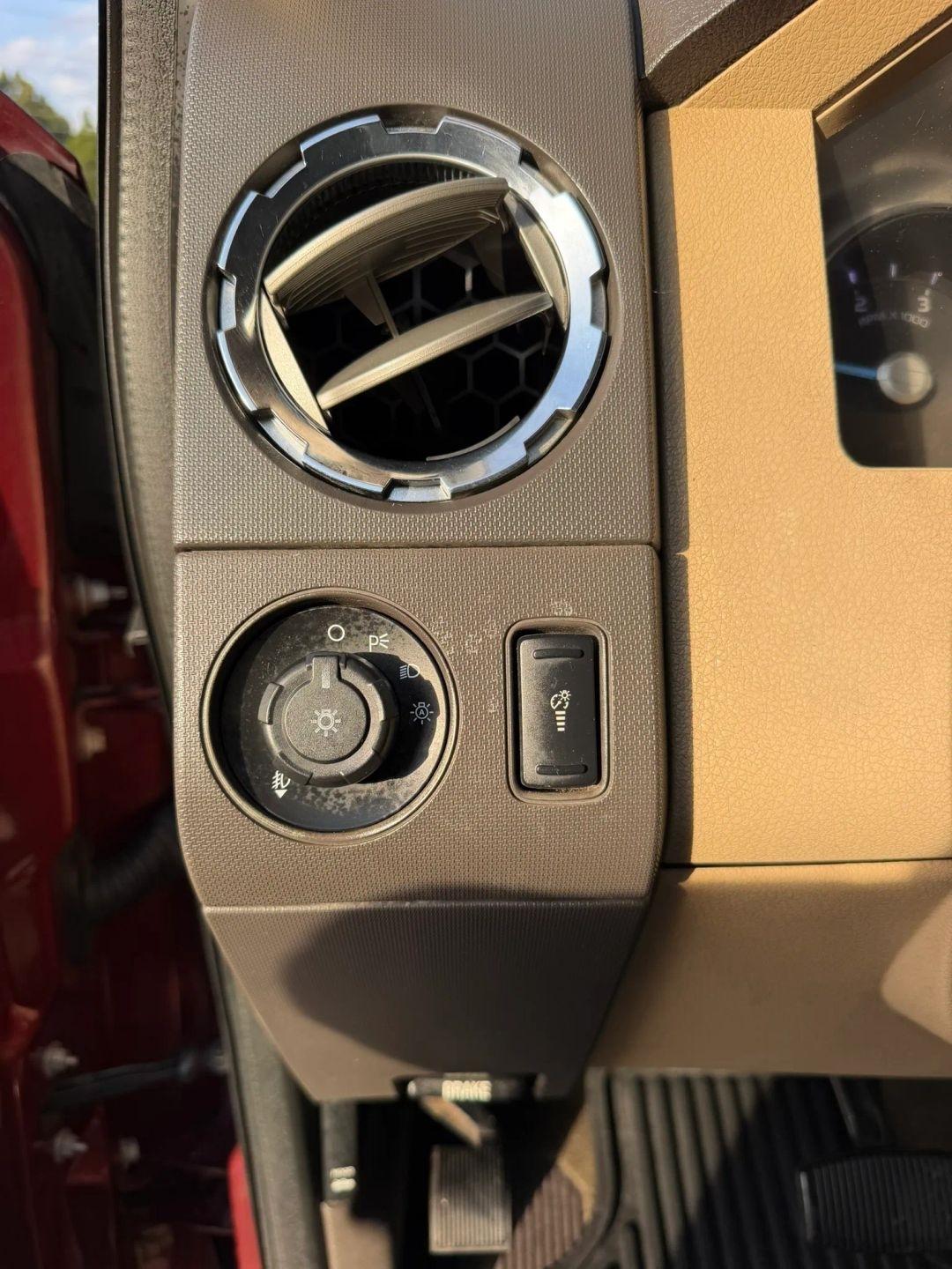 Ford Super Duty F-350 DRW 4WD Crew Cab 172" King Ranch 2012