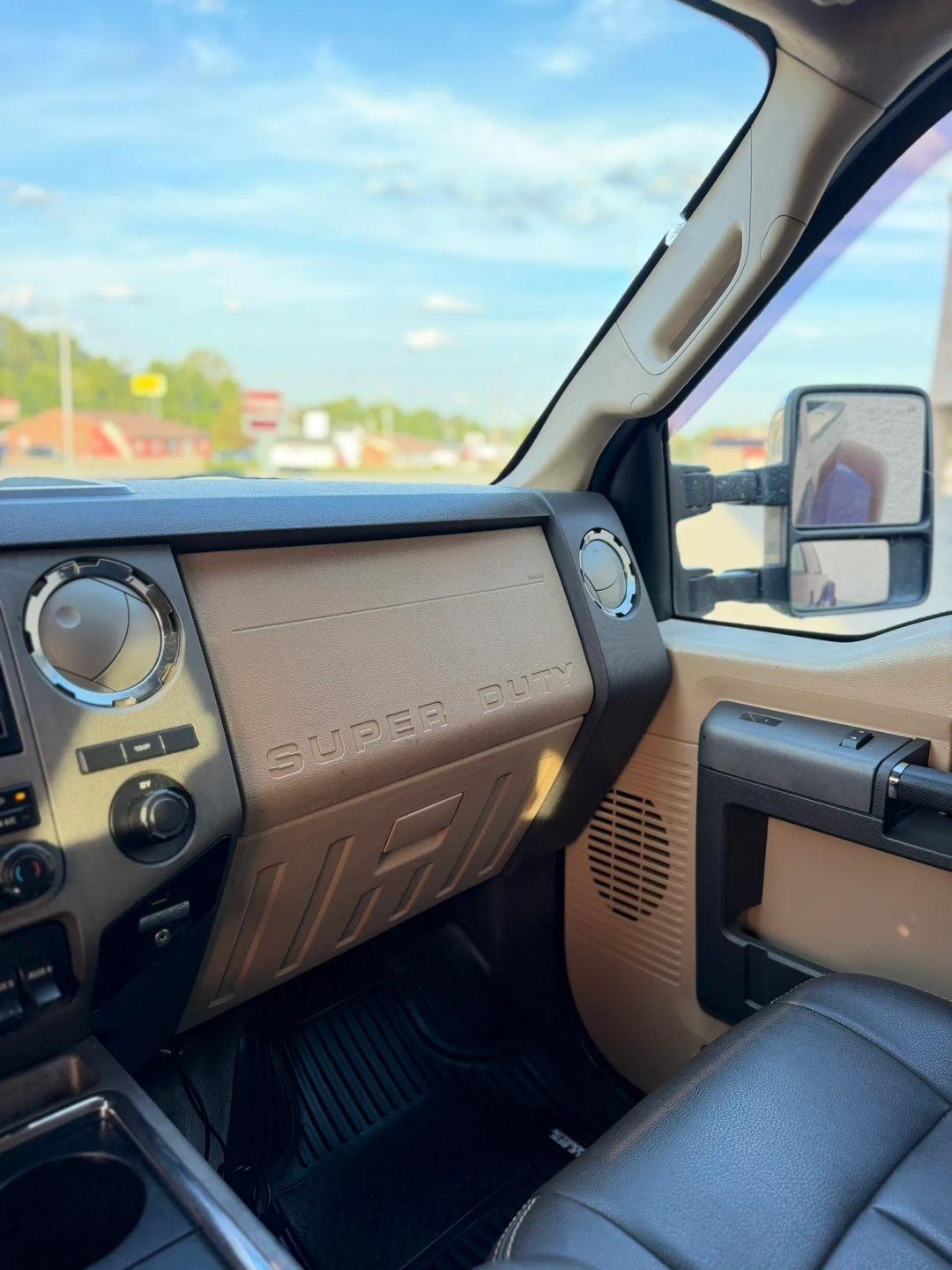 Ford Super Duty F-350 DRW 4WD Crew Cab 172" King Ranch 2012
