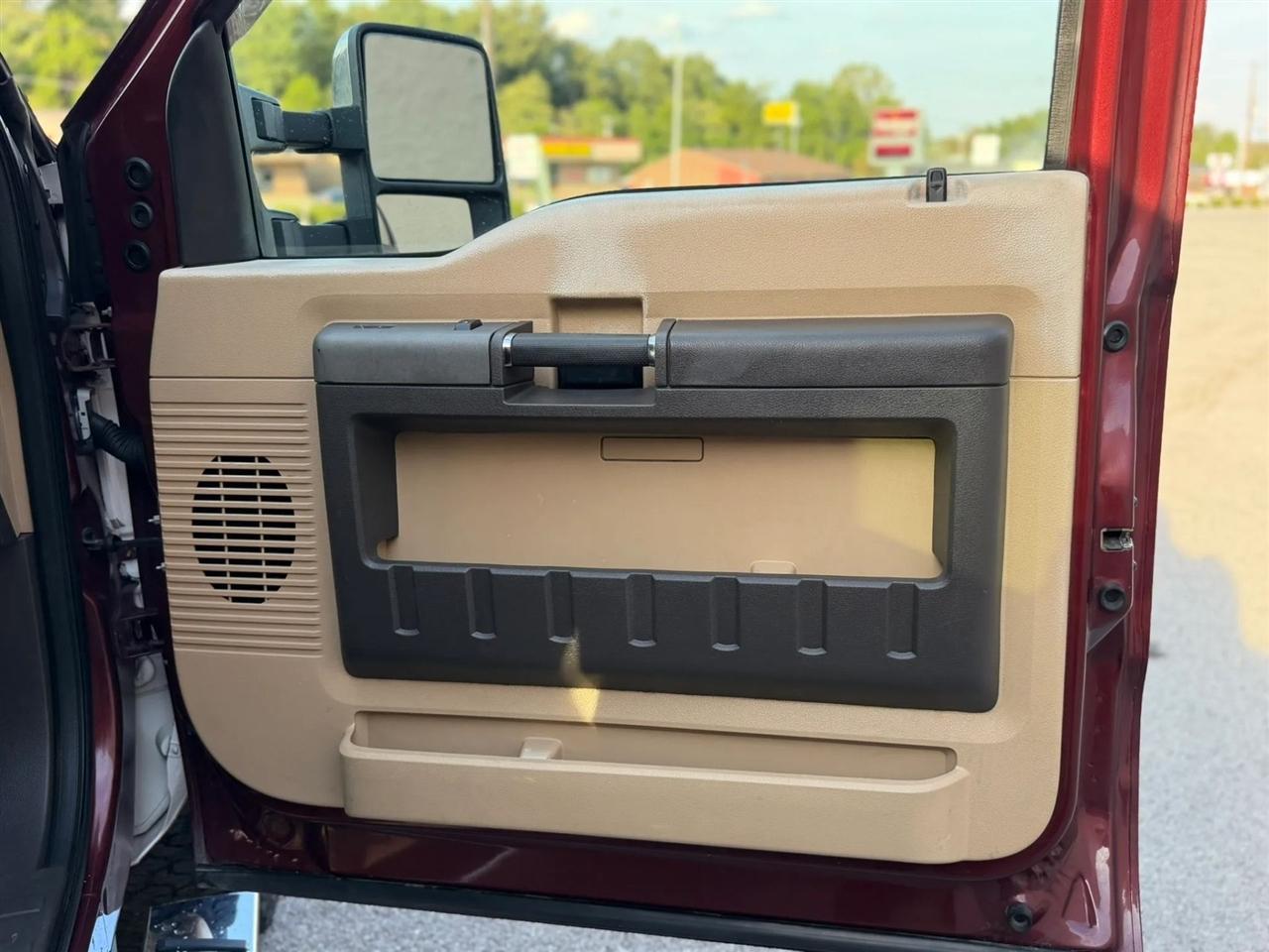 Ford Super Duty F-350 DRW 4WD Crew Cab 172" King Ranch 2012
