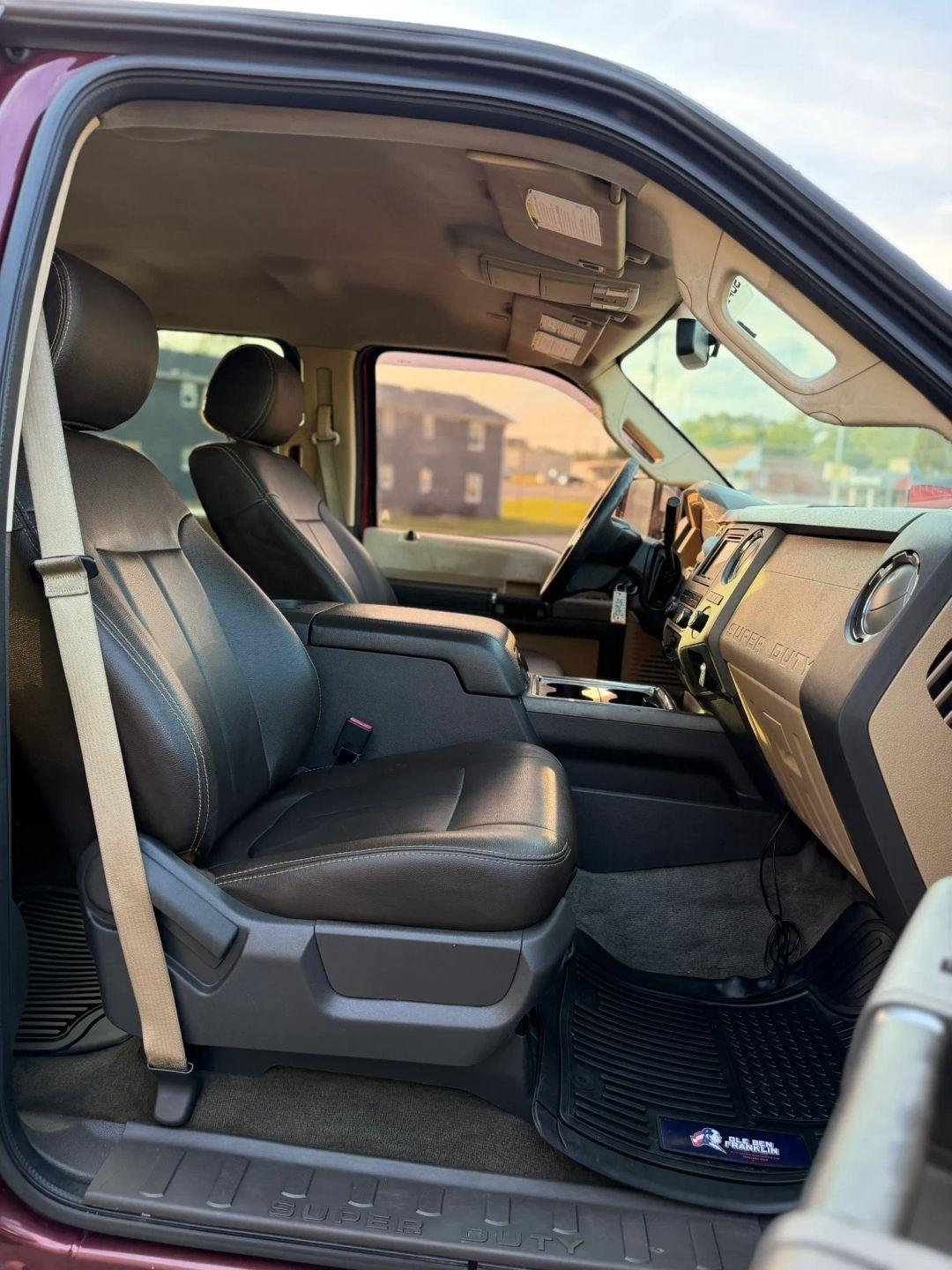Ford Super Duty F-350 DRW 4WD Crew Cab 172" King Ranch 2012