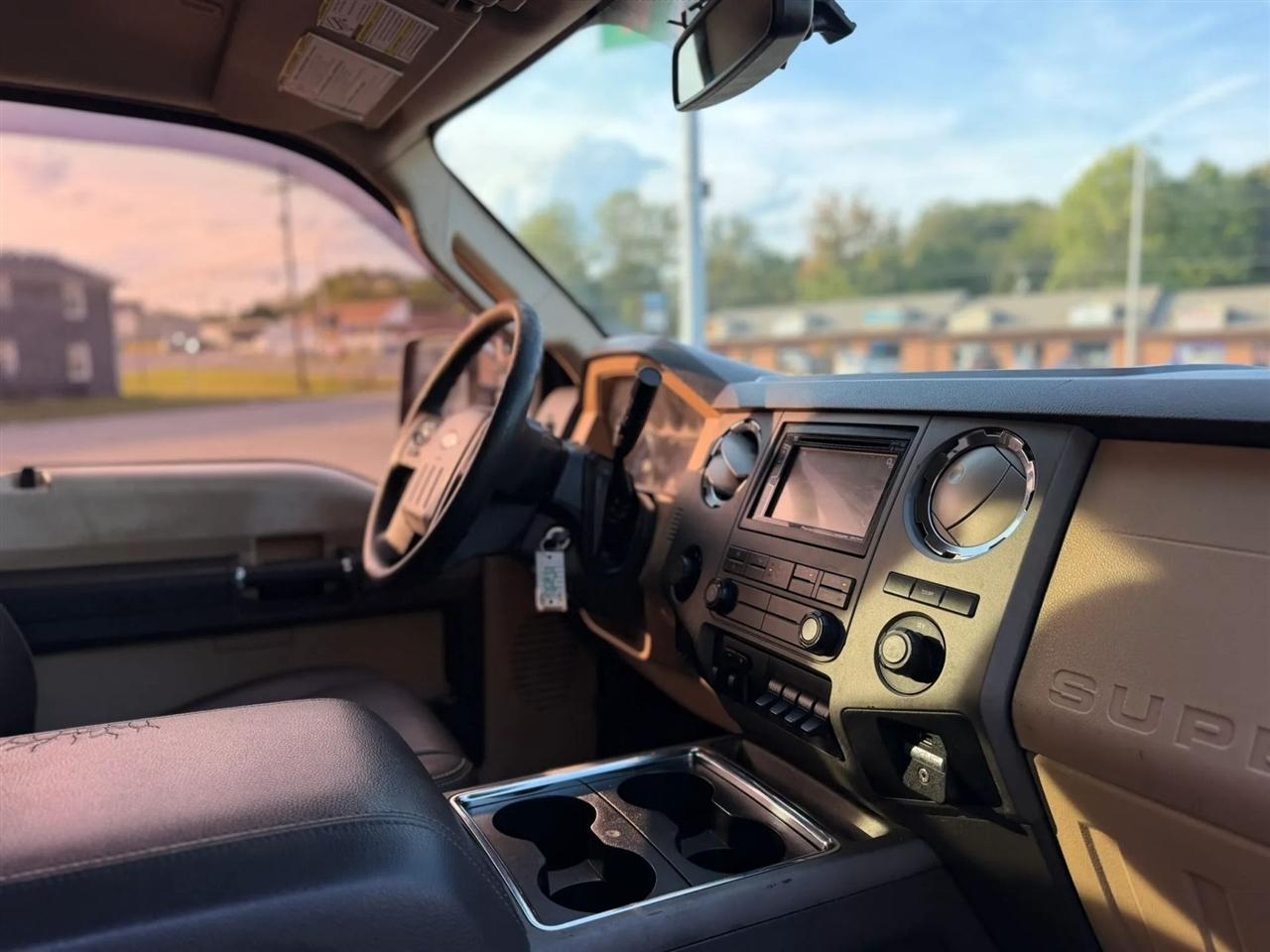 Ford Super Duty F-350 DRW 4WD Crew Cab 172" King Ranch 2012