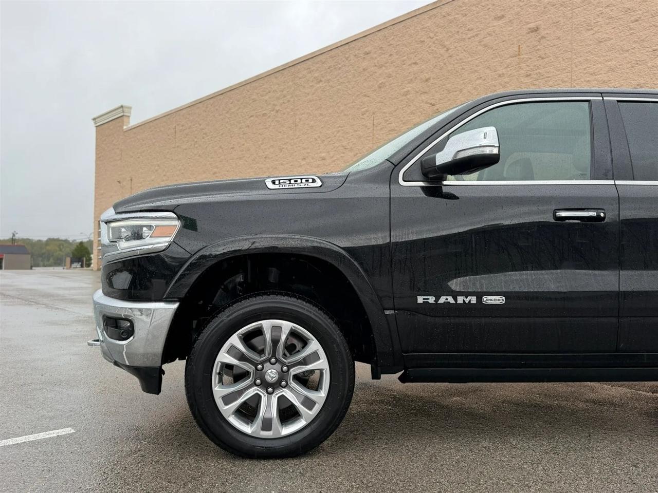 RAM 1500 Longhorn 4x4 Crew Cab 5'7" Box 2019