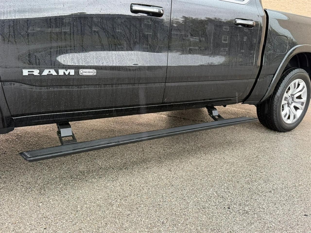 RAM 1500 Longhorn 4x4 Crew Cab 5'7" Box 2019