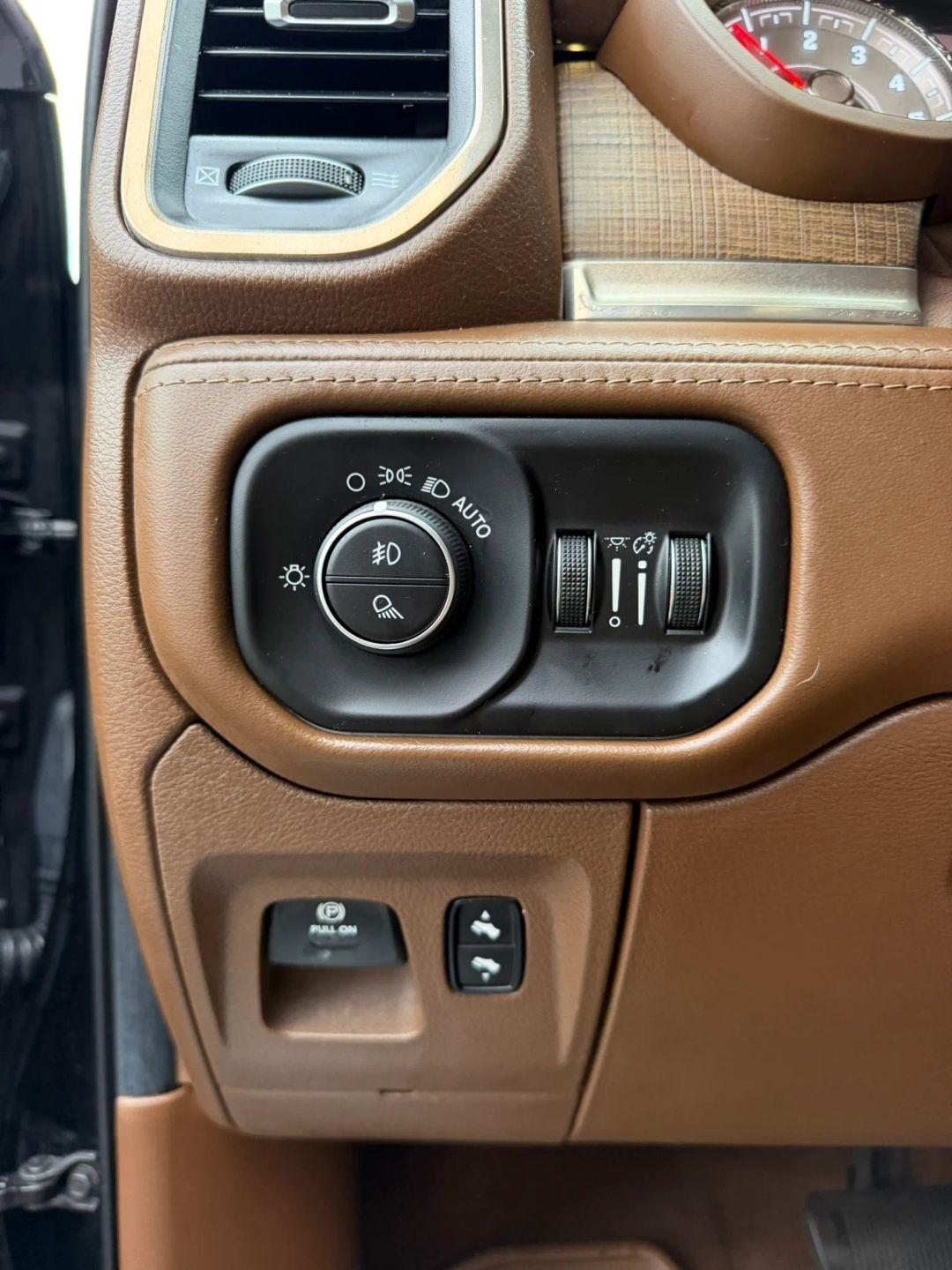 RAM 1500 Longhorn 4x4 Crew Cab 5'7" Box 2019