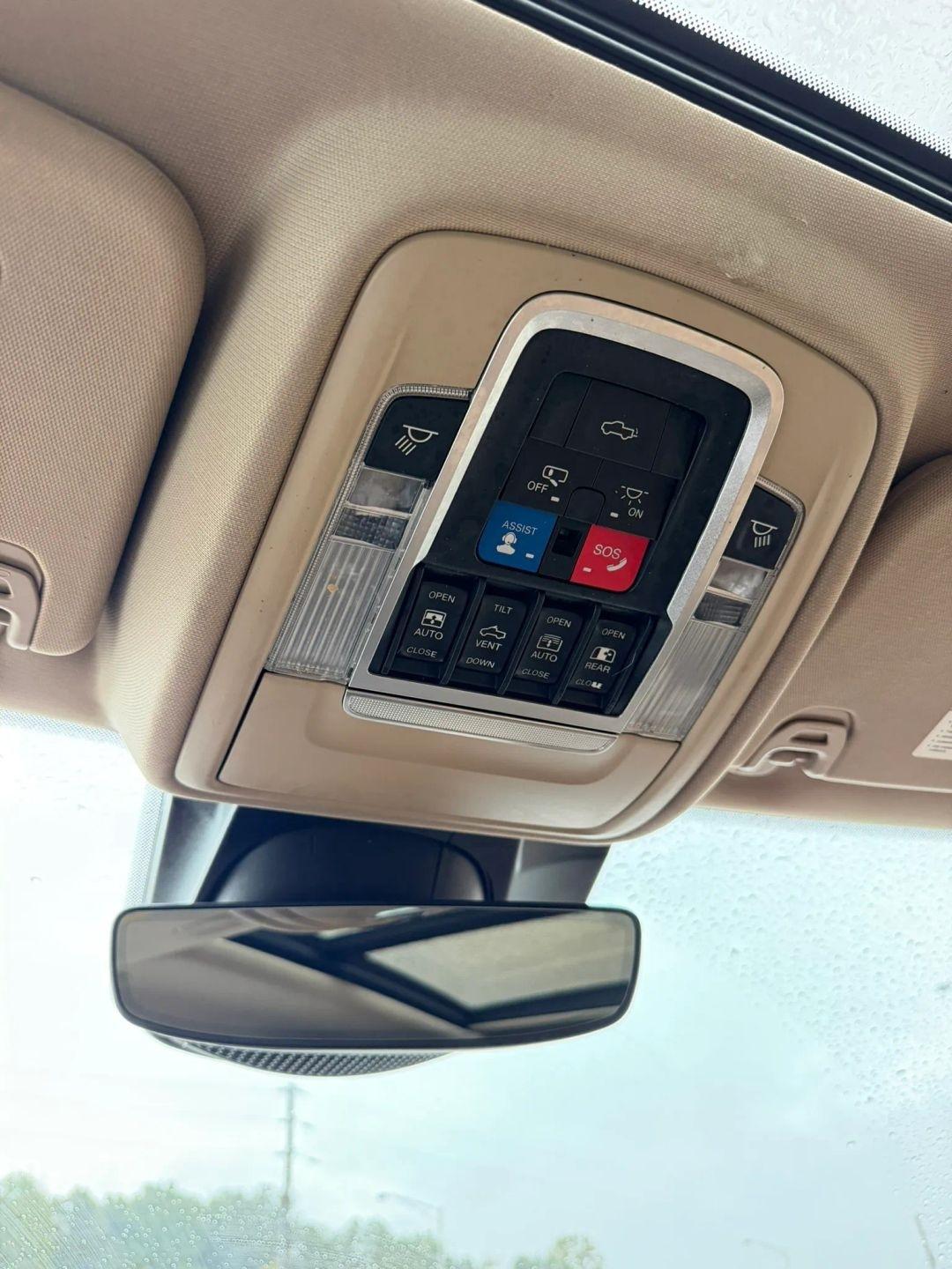 RAM 1500 Longhorn 4x4 Crew Cab 5'7" Box 2019