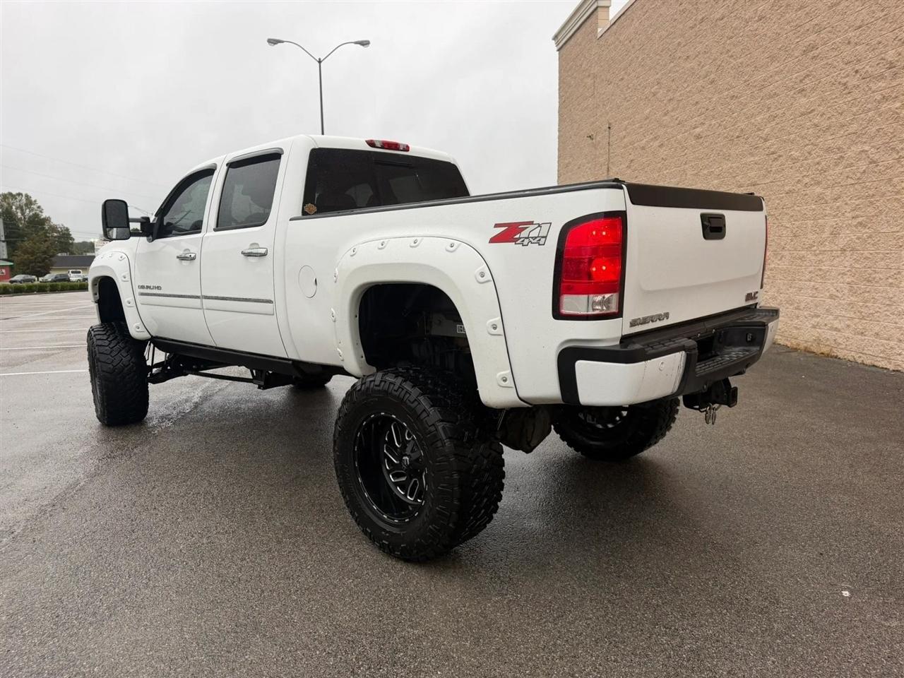 GMC Sierra 2500HD 4WD Crew Cab 153.7" Denali 2014