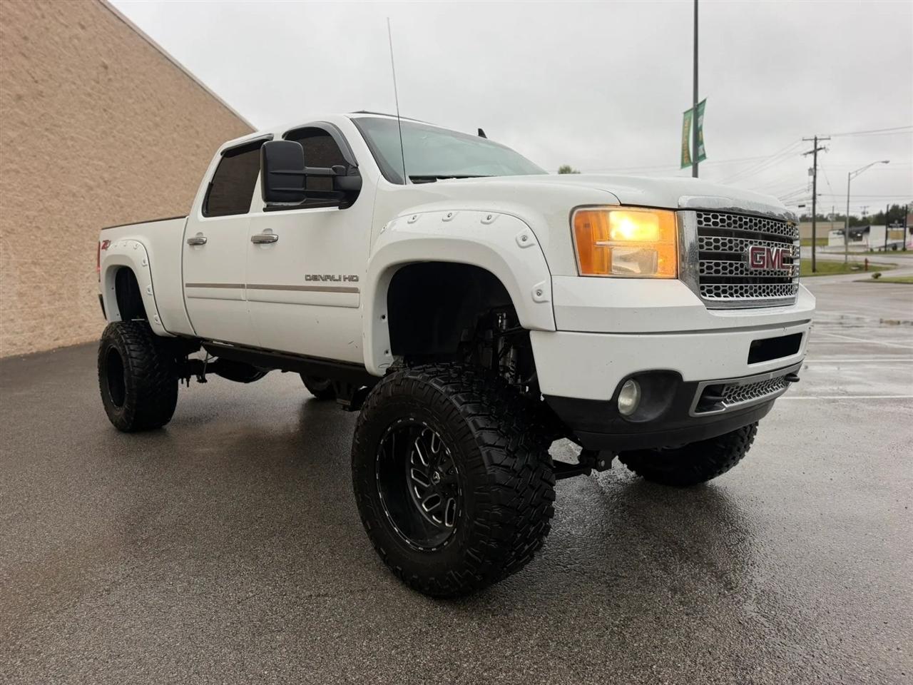 GMC Sierra 2500HD 4WD Crew Cab 153.7" Denali 2014