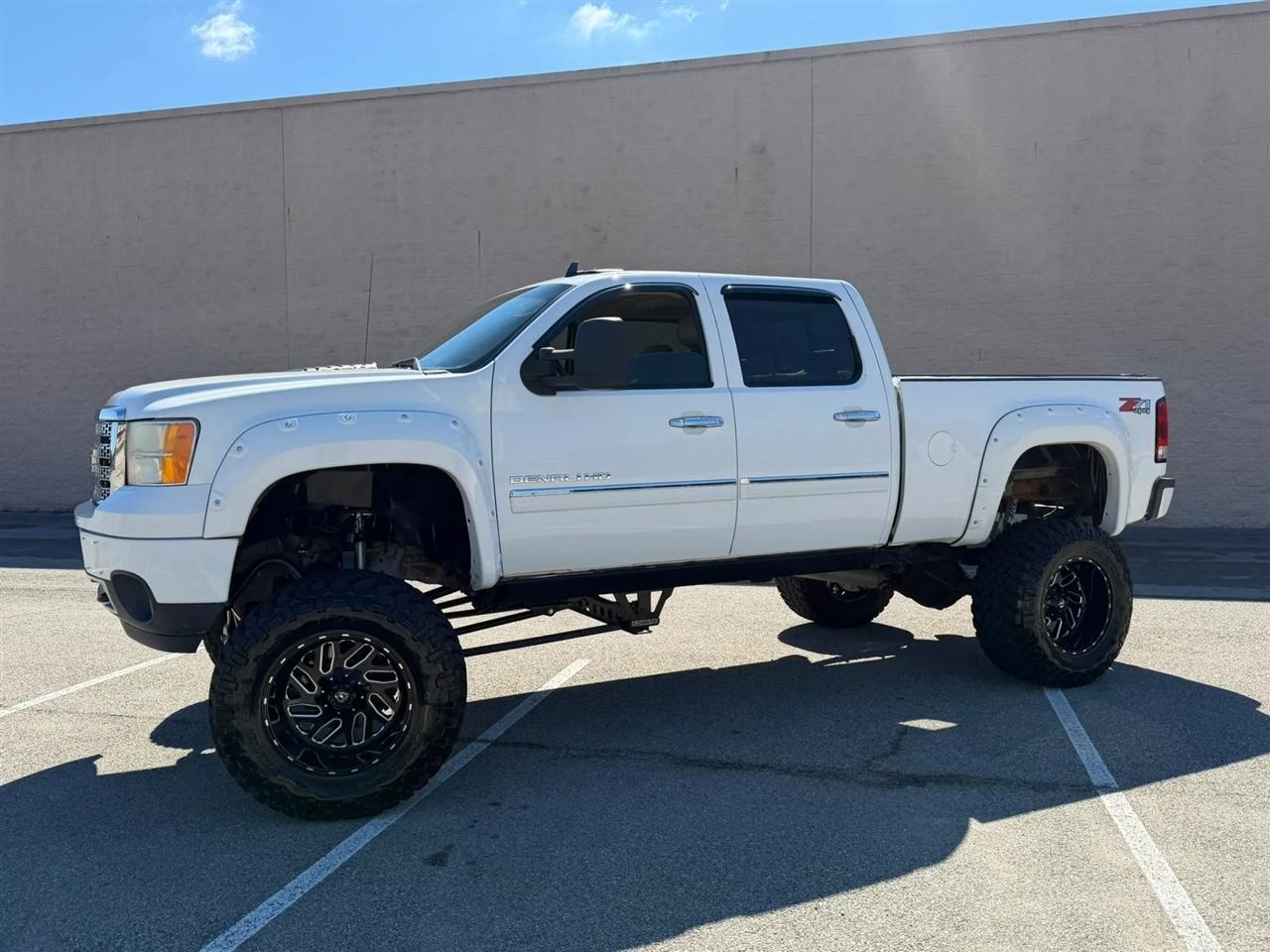 GMC Sierra 2500HD 4WD Crew Cab 153.7" Denali 2014