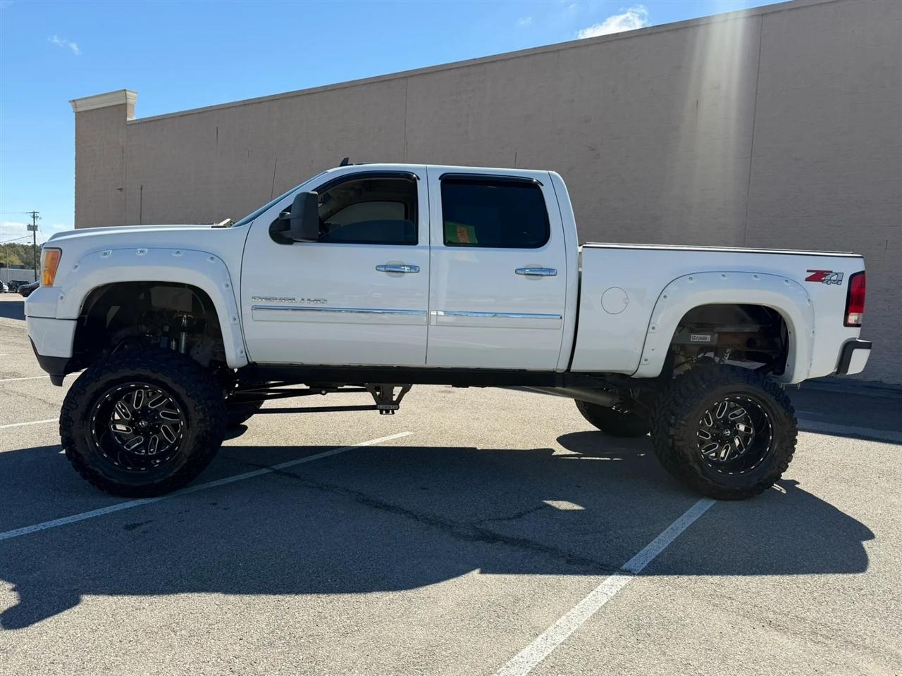 GMC Sierra 2500HD 4WD Crew Cab 153.7" Denali 2014