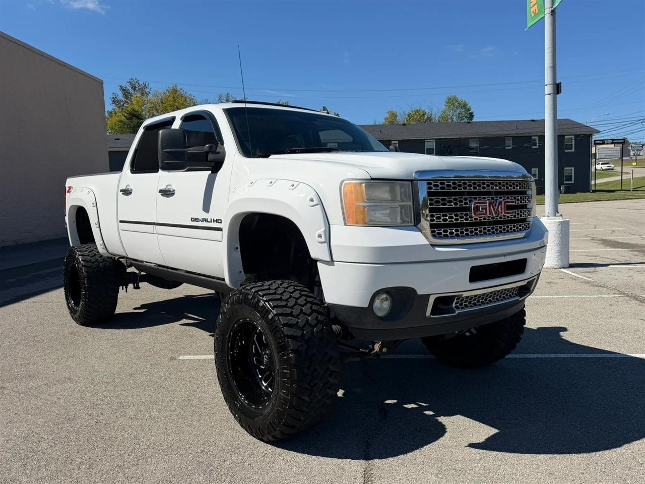 GMC Sierra 2500HD 4WD Crew Cab 153.7" Denali 2014
