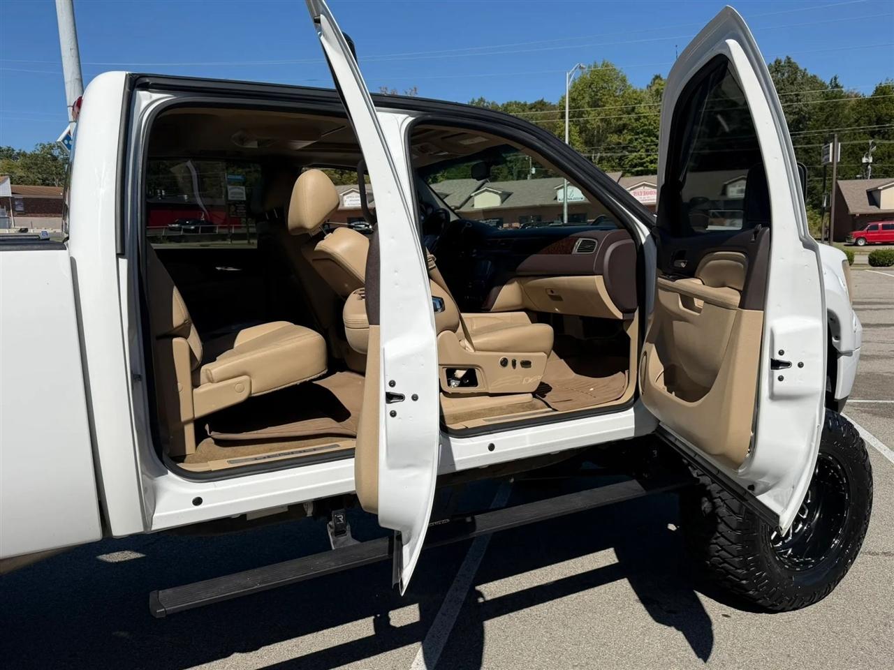 GMC Sierra 2500HD 4WD Crew Cab 153.7" Denali 2014