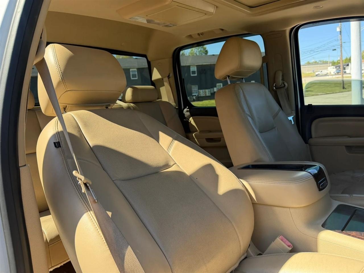 GMC Sierra 2500HD 4WD Crew Cab 153.7" Denali 2014