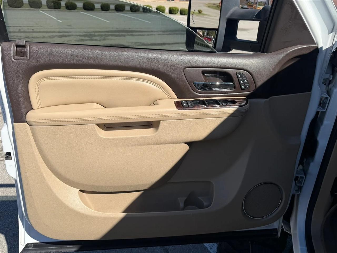 GMC Sierra 2500HD 4WD Crew Cab 153.7" Denali 2014