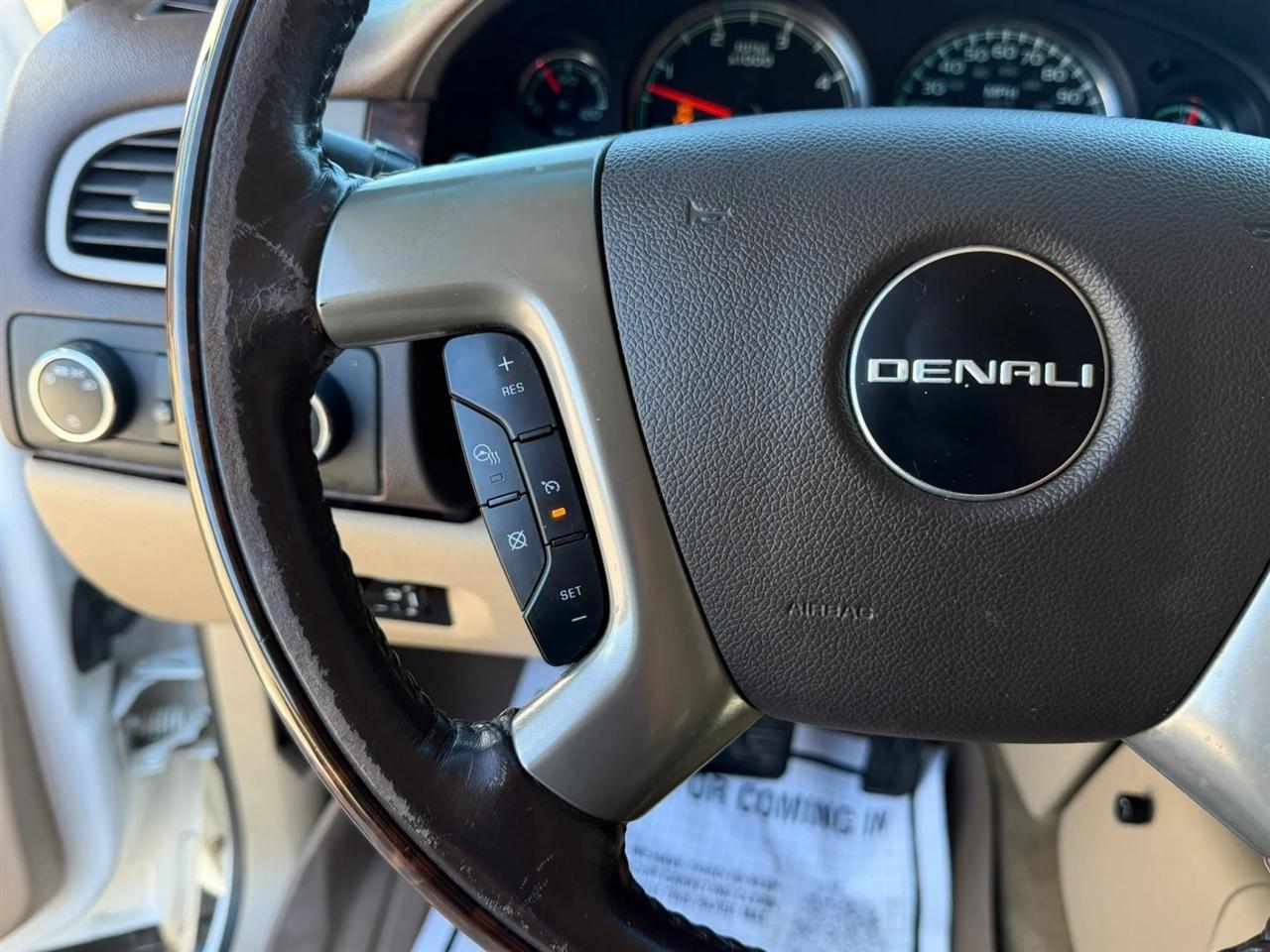 GMC Sierra 2500HD 4WD Crew Cab 153.7" Denali 2014