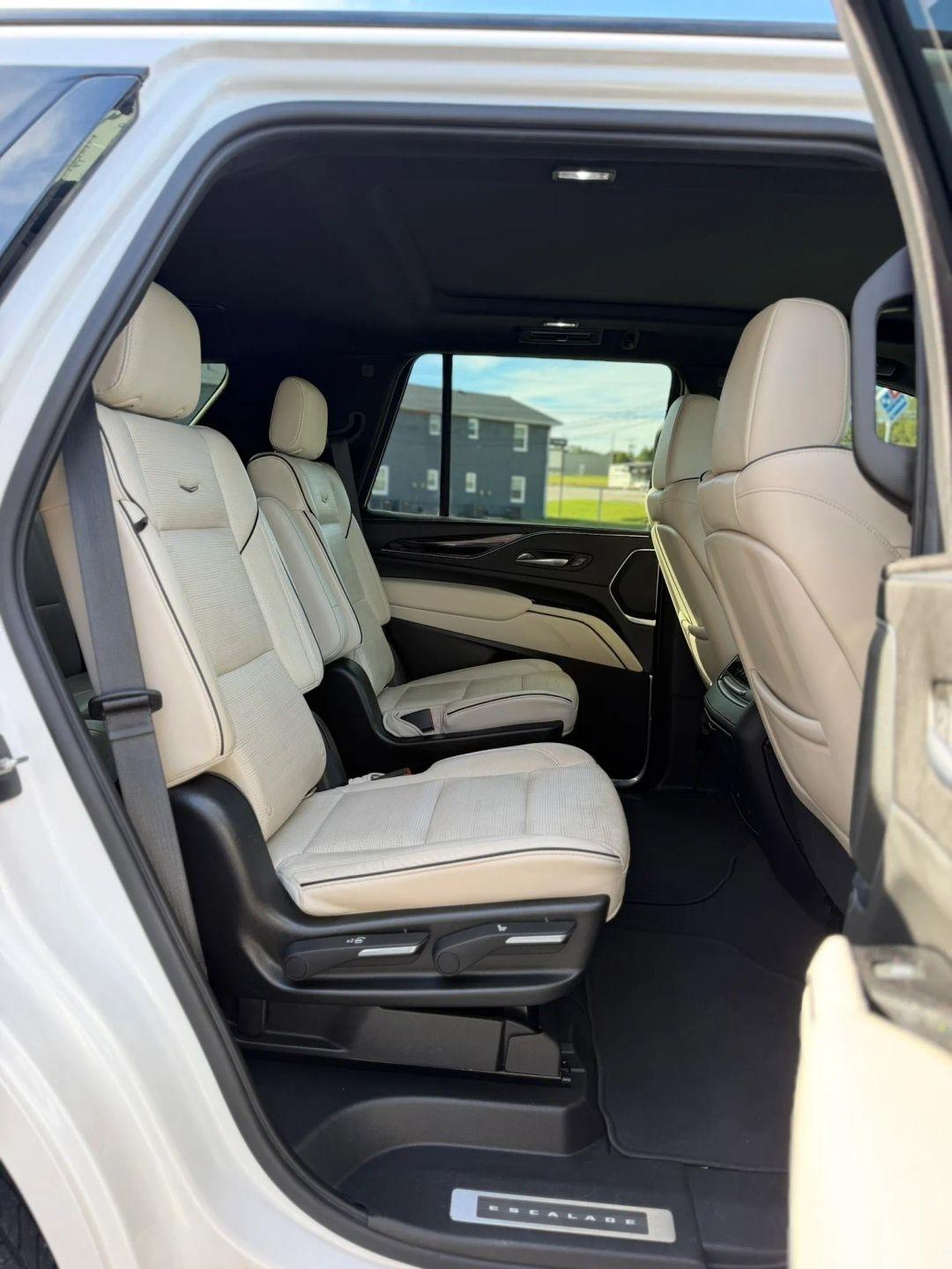 Cadillac Escalade 4WD 4dr Sport 2021
