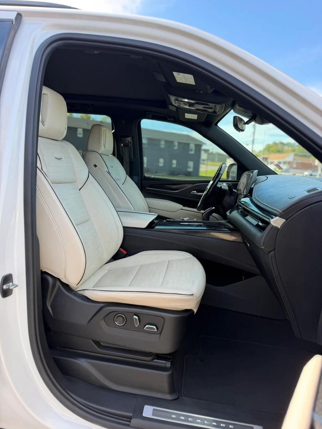 Cadillac Escalade 4WD 4dr Sport 2021