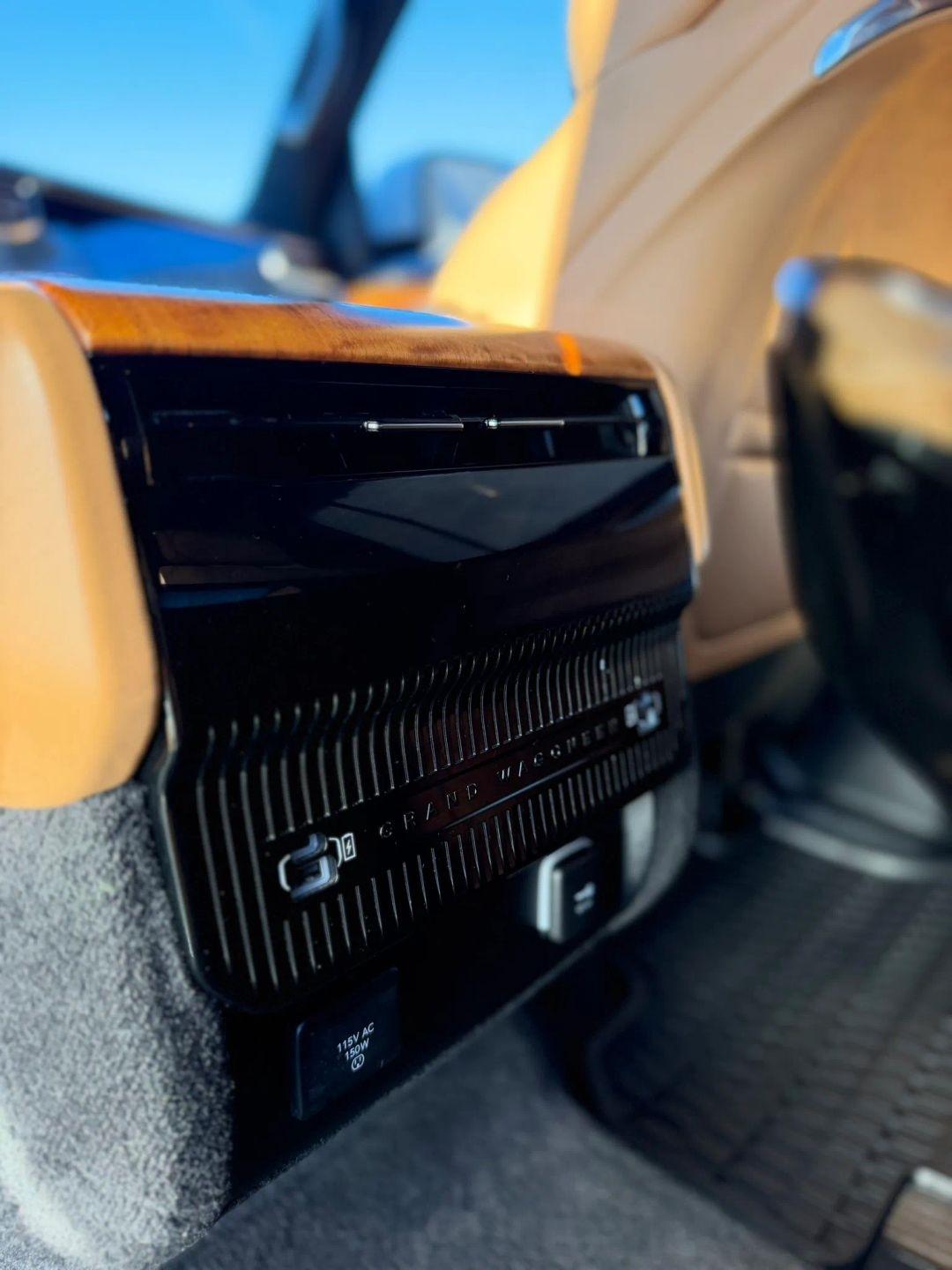 Jeep Grand Wagoneer Series III 4x4 2022