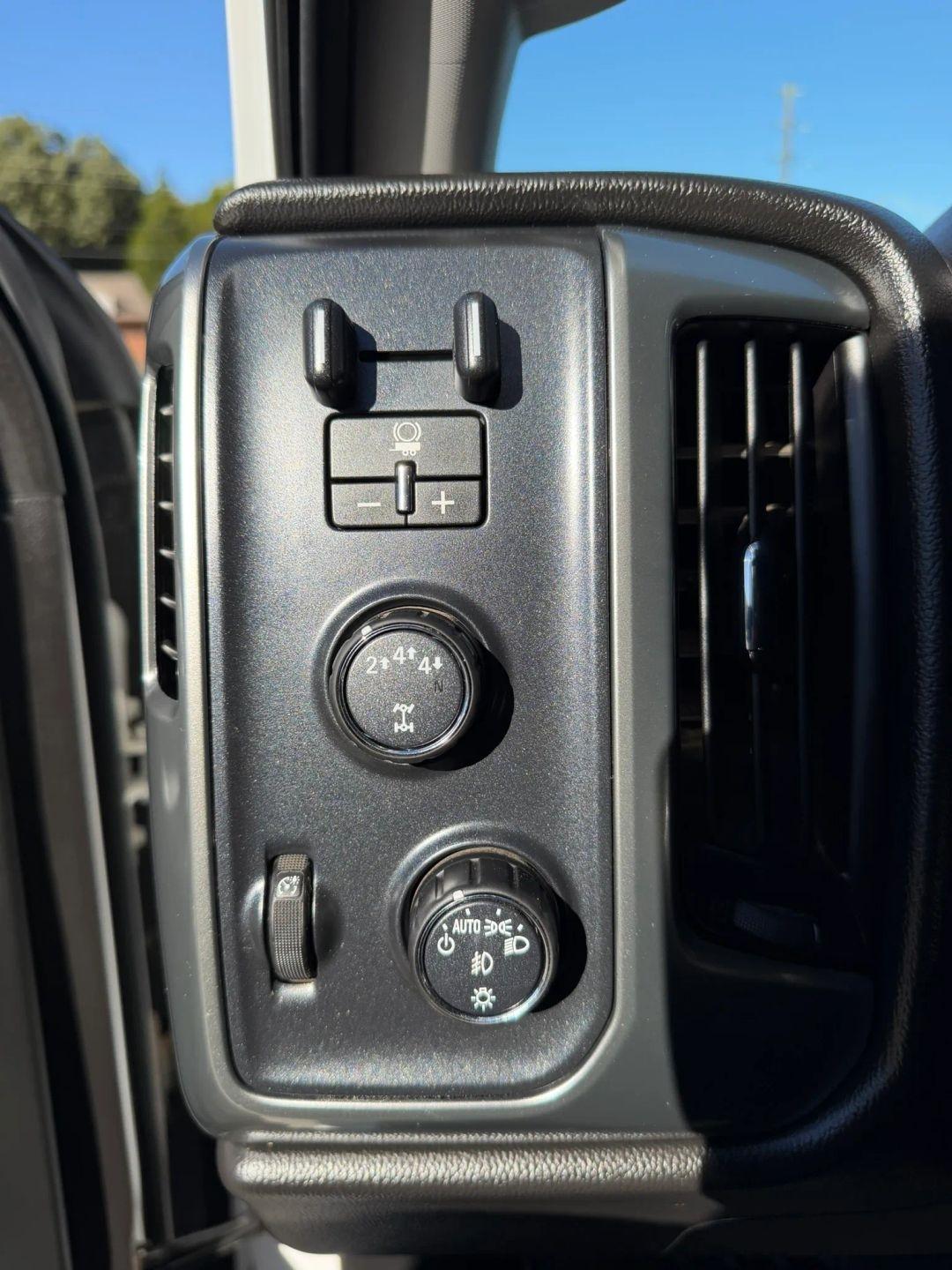 Chevrolet Silverado 2500HD 4WD Crew Cab 153.7" LT 2018