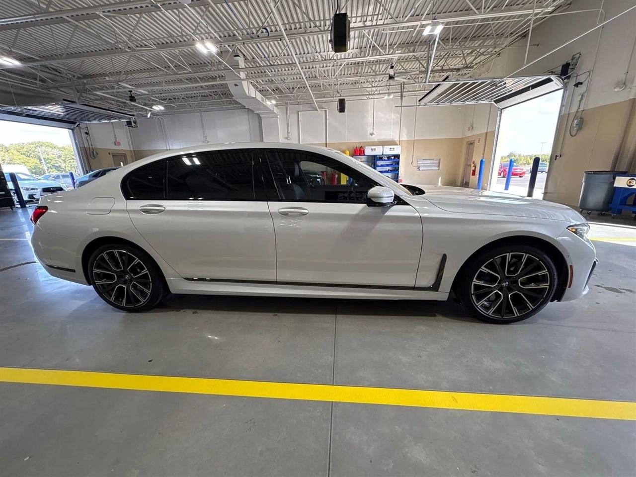 BMW 7 Series 740i Sedan 2020