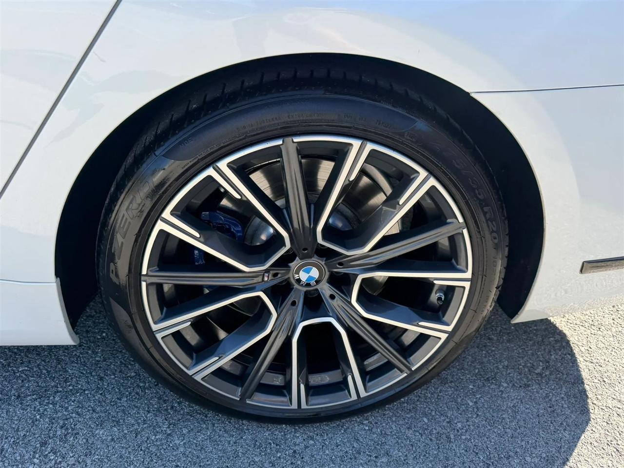 BMW 7 Series 740i Sedan 2020