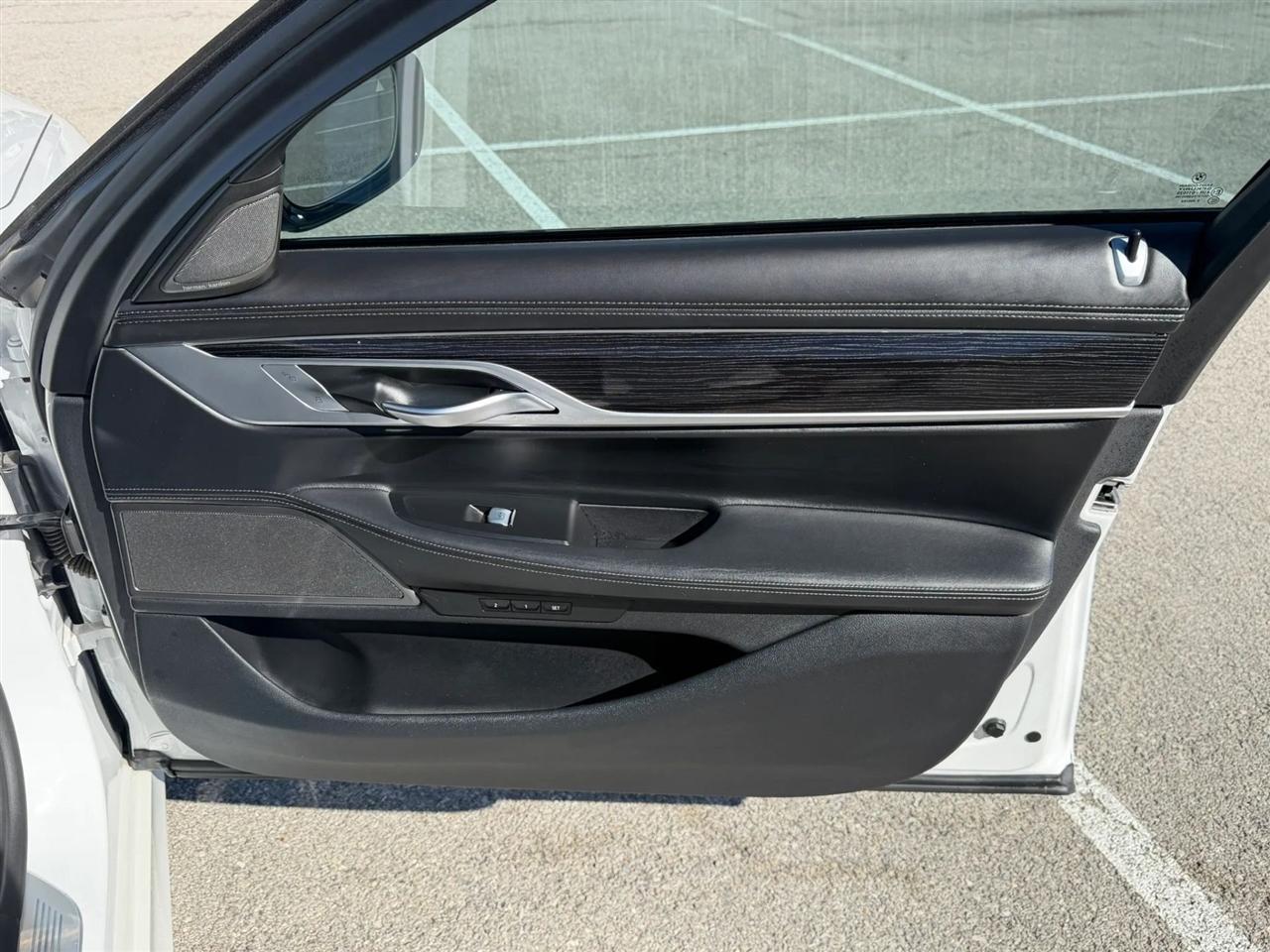 BMW 7 Series 740i Sedan 2020