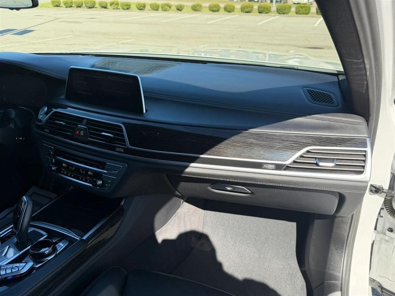 BMW 7 Series 740i Sedan 2020