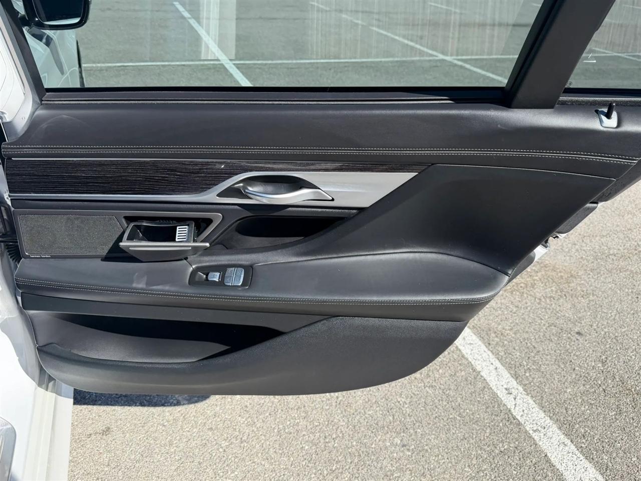 BMW 7 Series 740i Sedan 2020