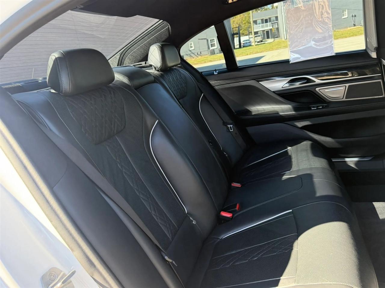 BMW 7 Series 740i Sedan 2020