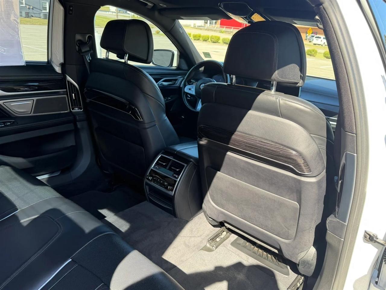BMW 7 Series 740i Sedan 2020